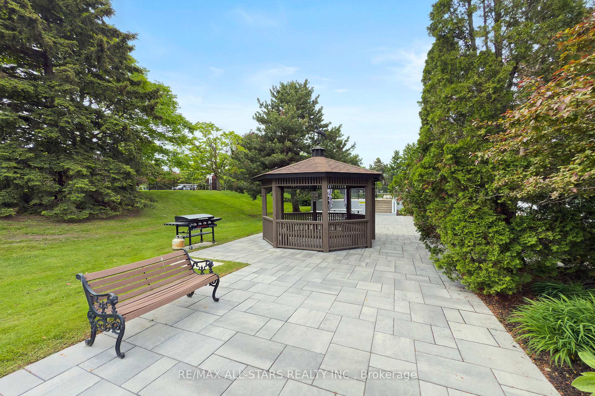 #718 - 2 Raymerville Drive Unit: 718