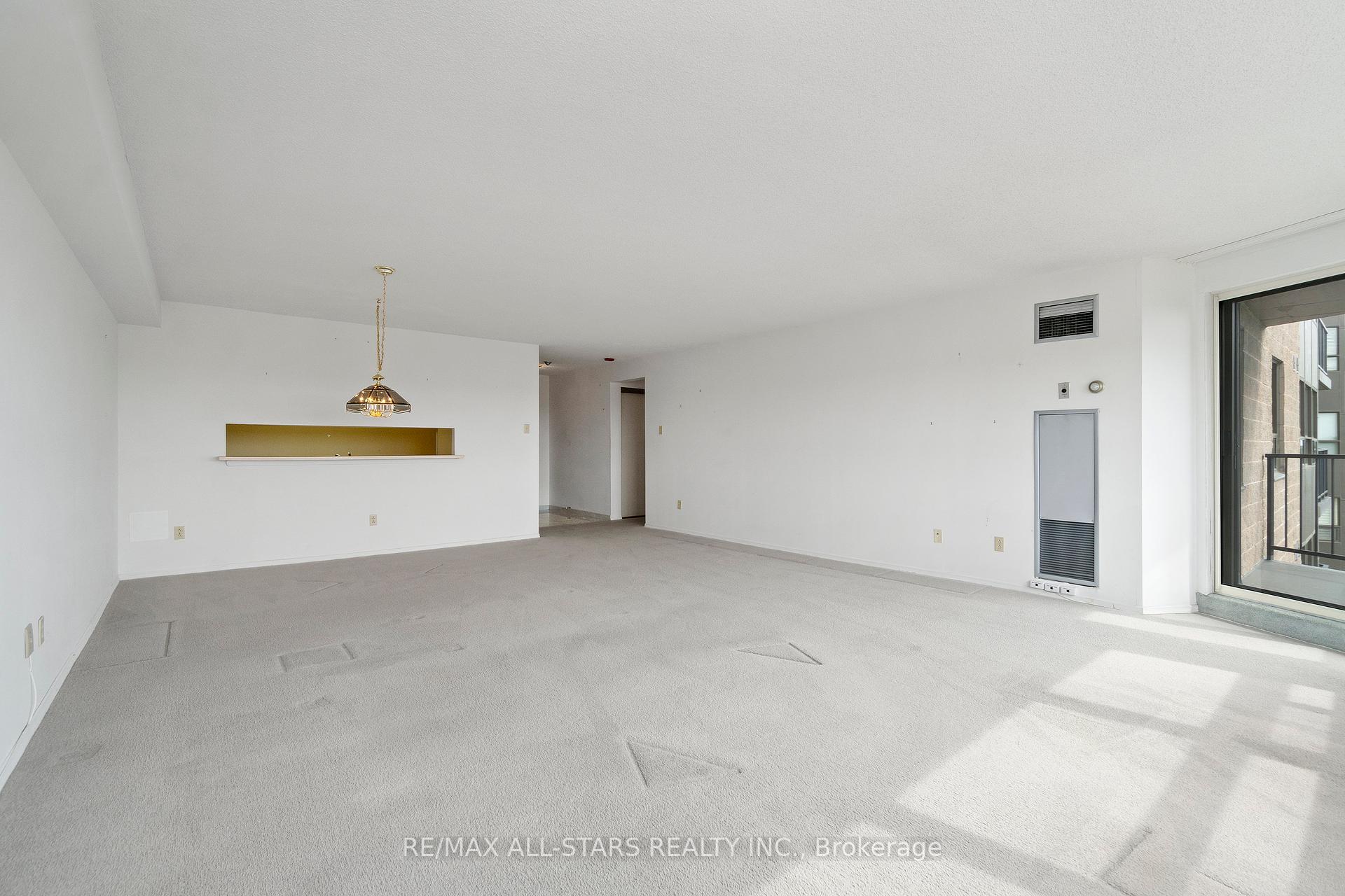 #718 - 2 Raymerville Drive Unit: 718