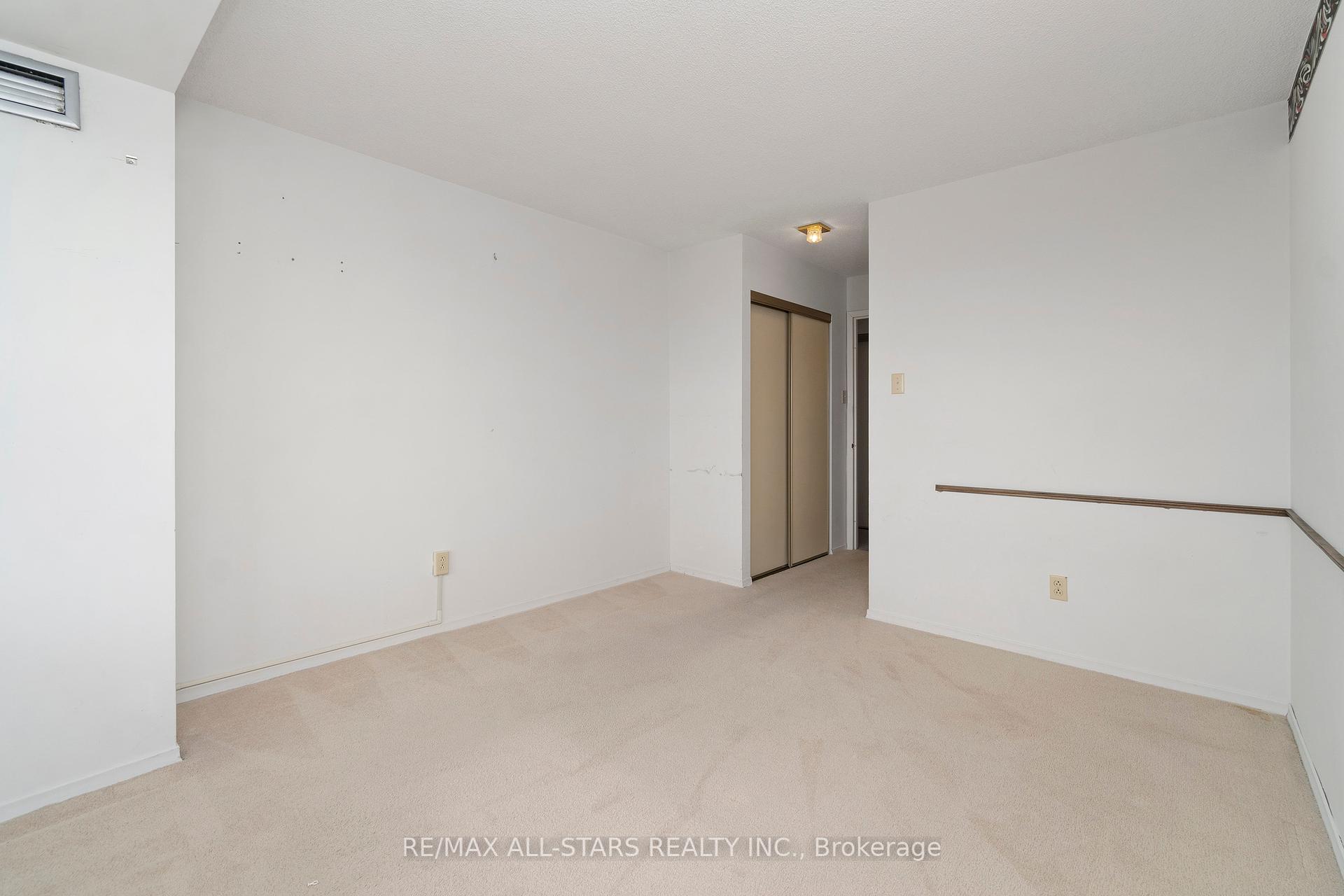 #718 - 2 Raymerville Drive Unit: 718