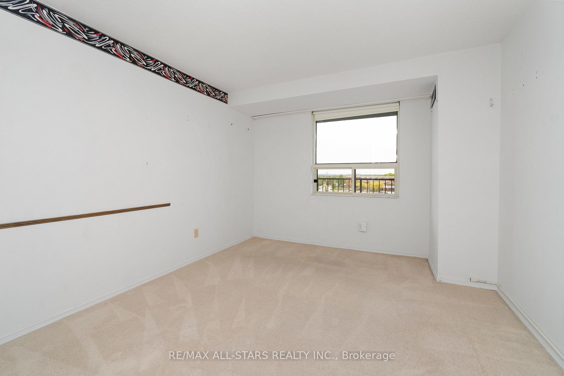 #718 - 2 Raymerville Drive Unit: 718