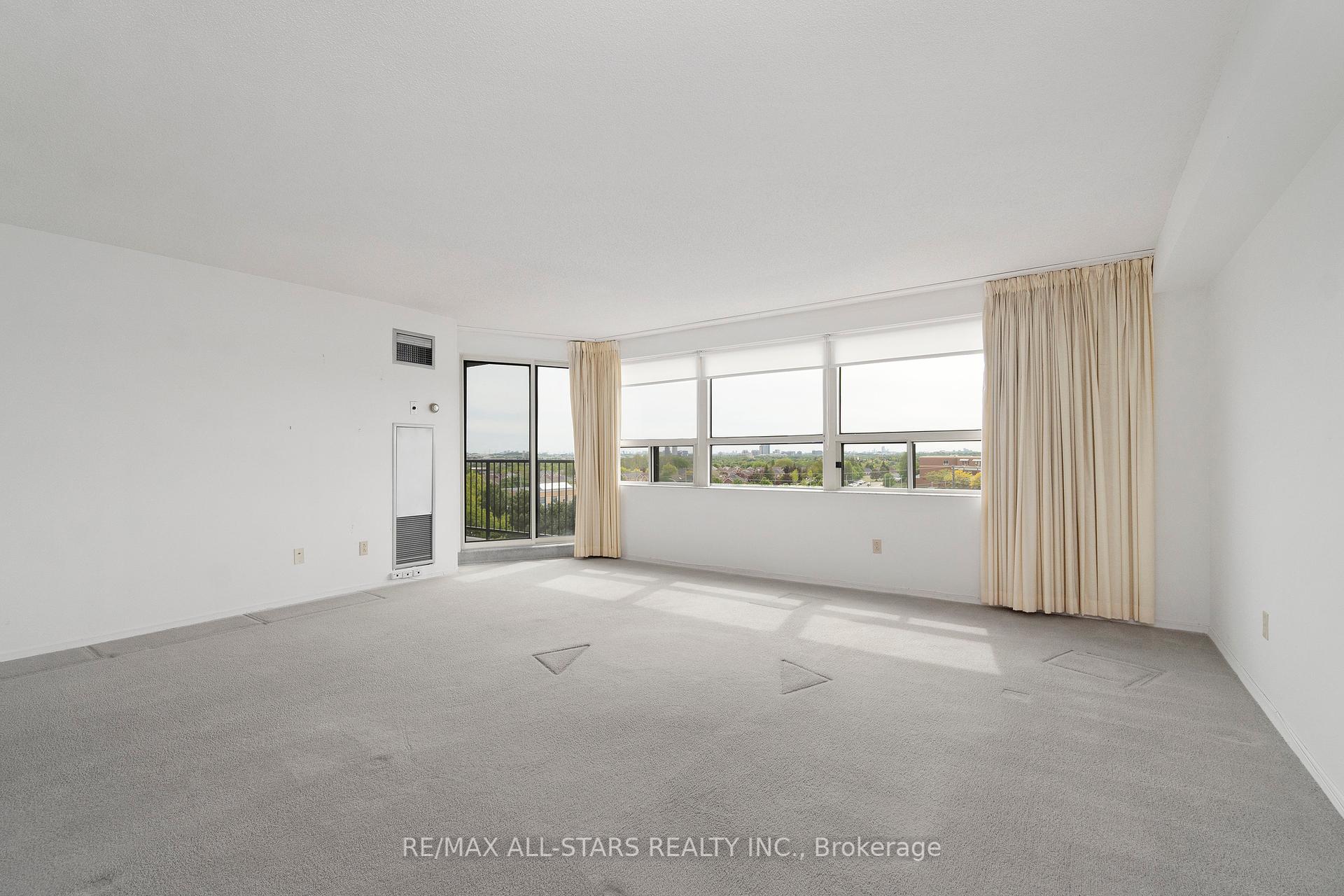 #718 - 2 Raymerville Drive Unit: 718