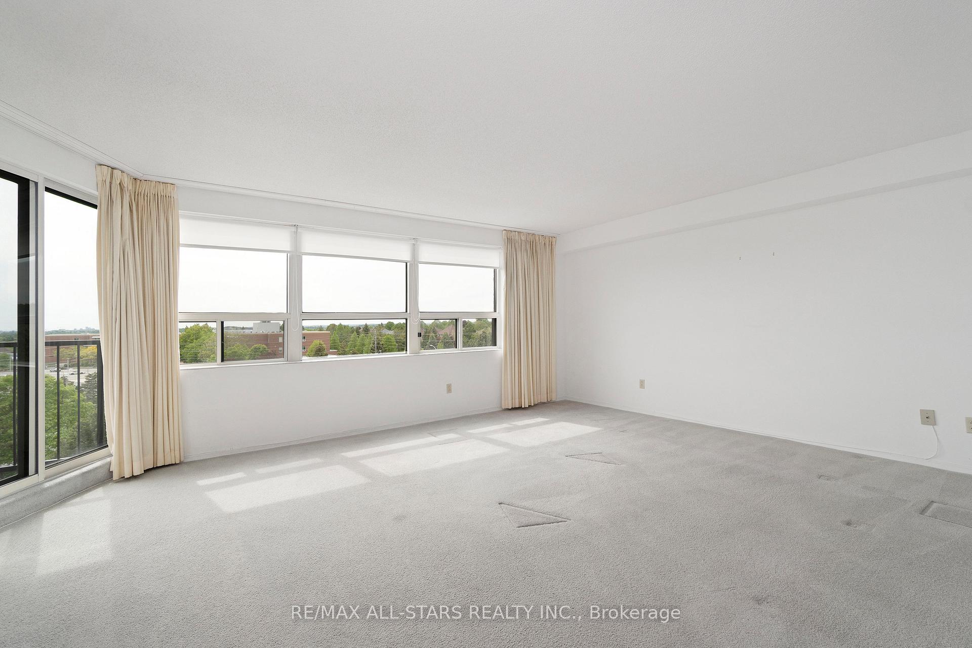 #718 - 2 Raymerville Drive Unit: 718