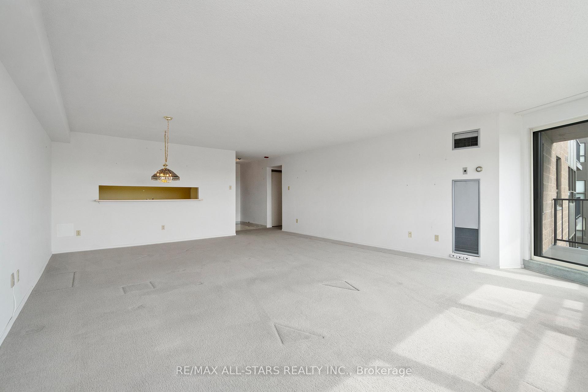 #718 - 2 Raymerville Drive Unit: 718