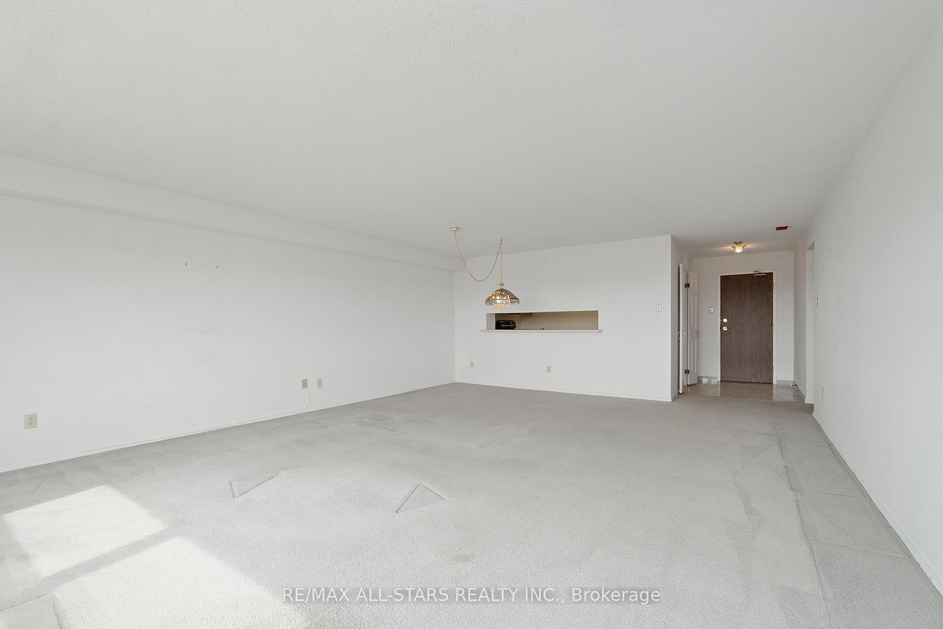 #718 - 2 Raymerville Drive Unit: 718