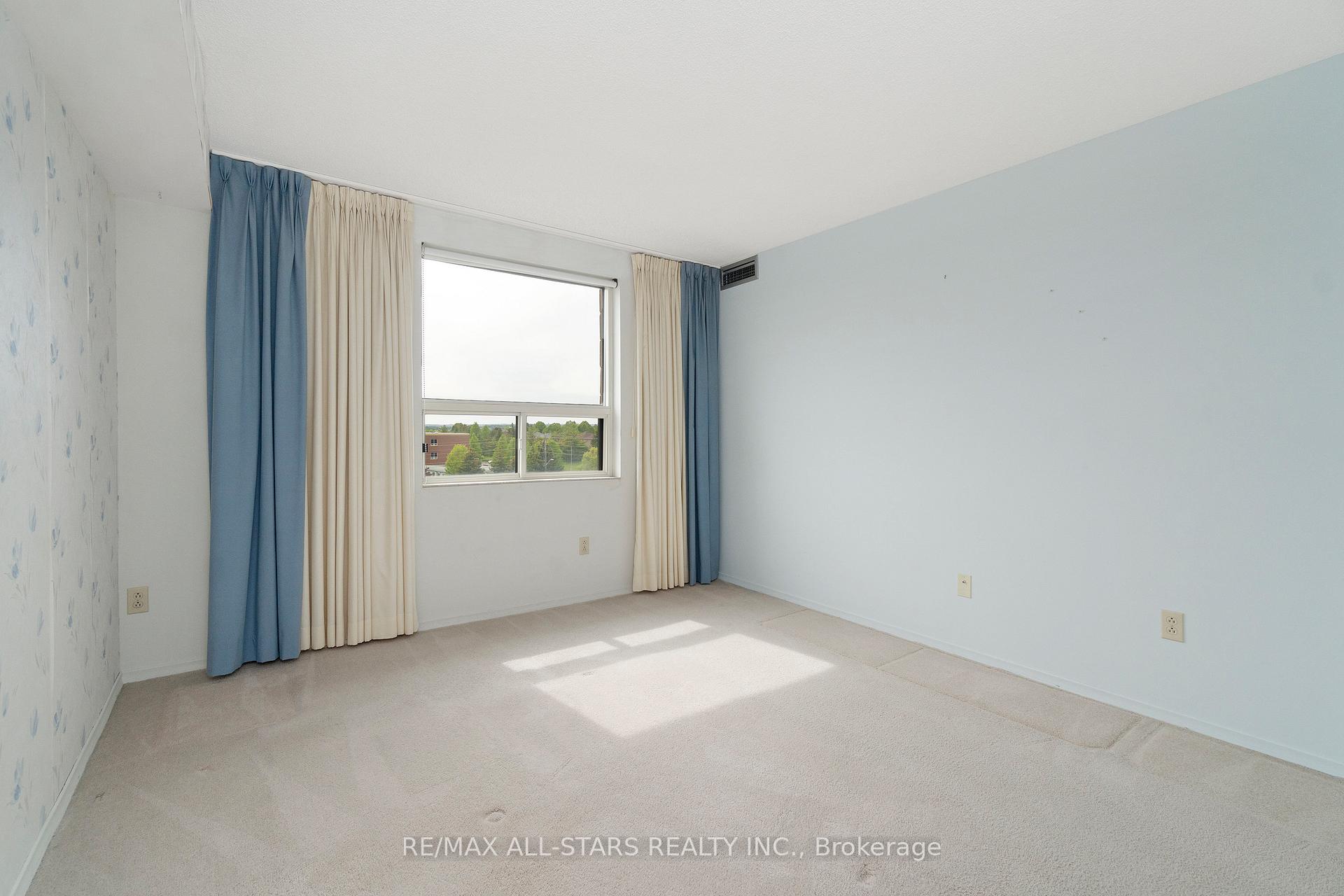 #718 - 2 Raymerville Drive Unit: 718