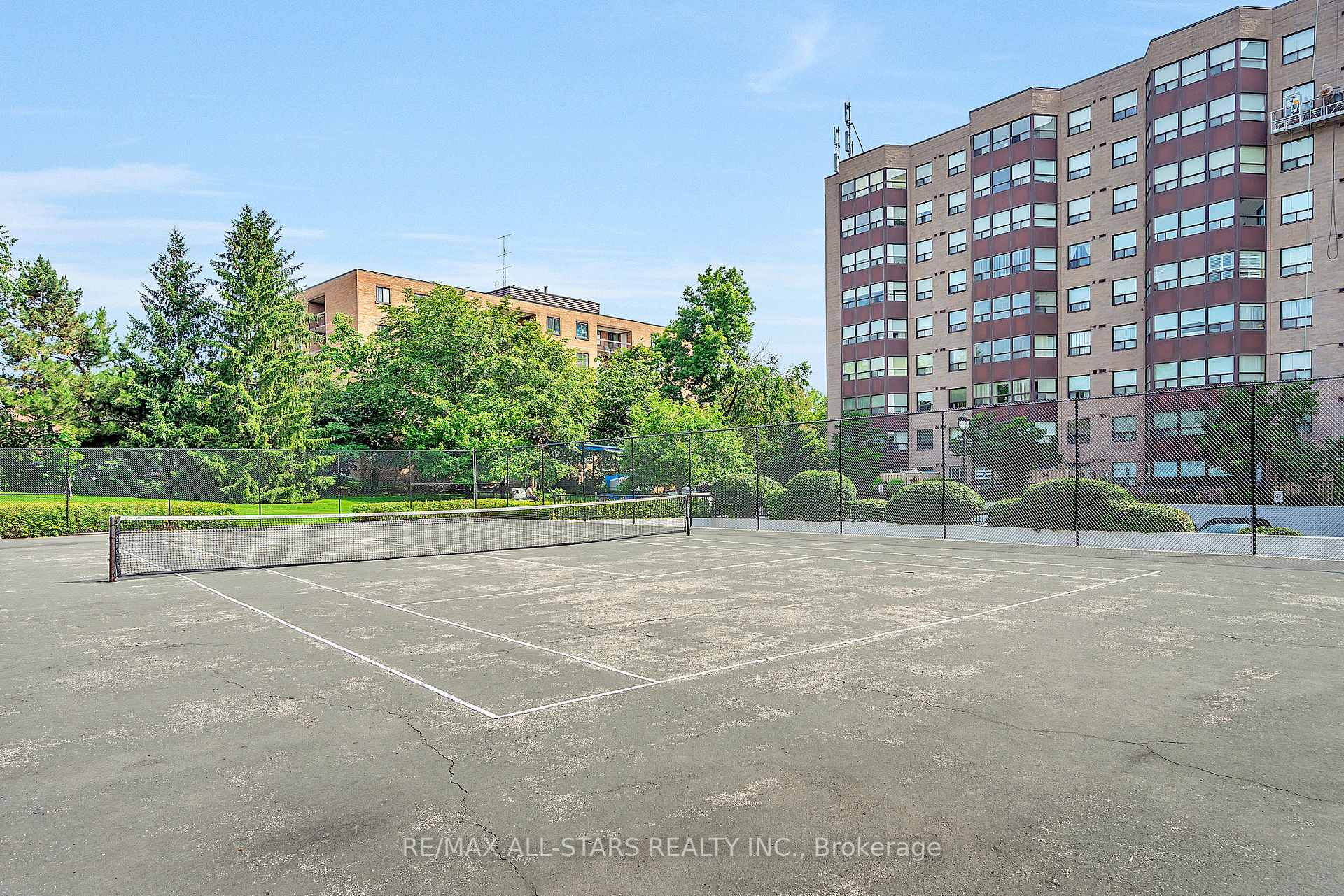 #718 - 2 Raymerville Drive Unit: 718