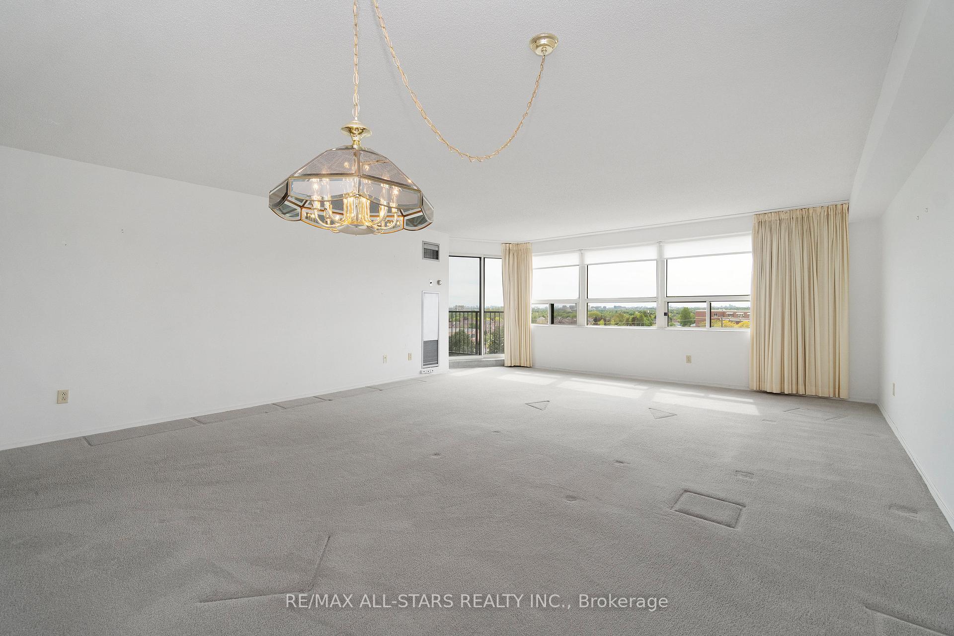 #718 - 2 Raymerville Drive Unit: 718
