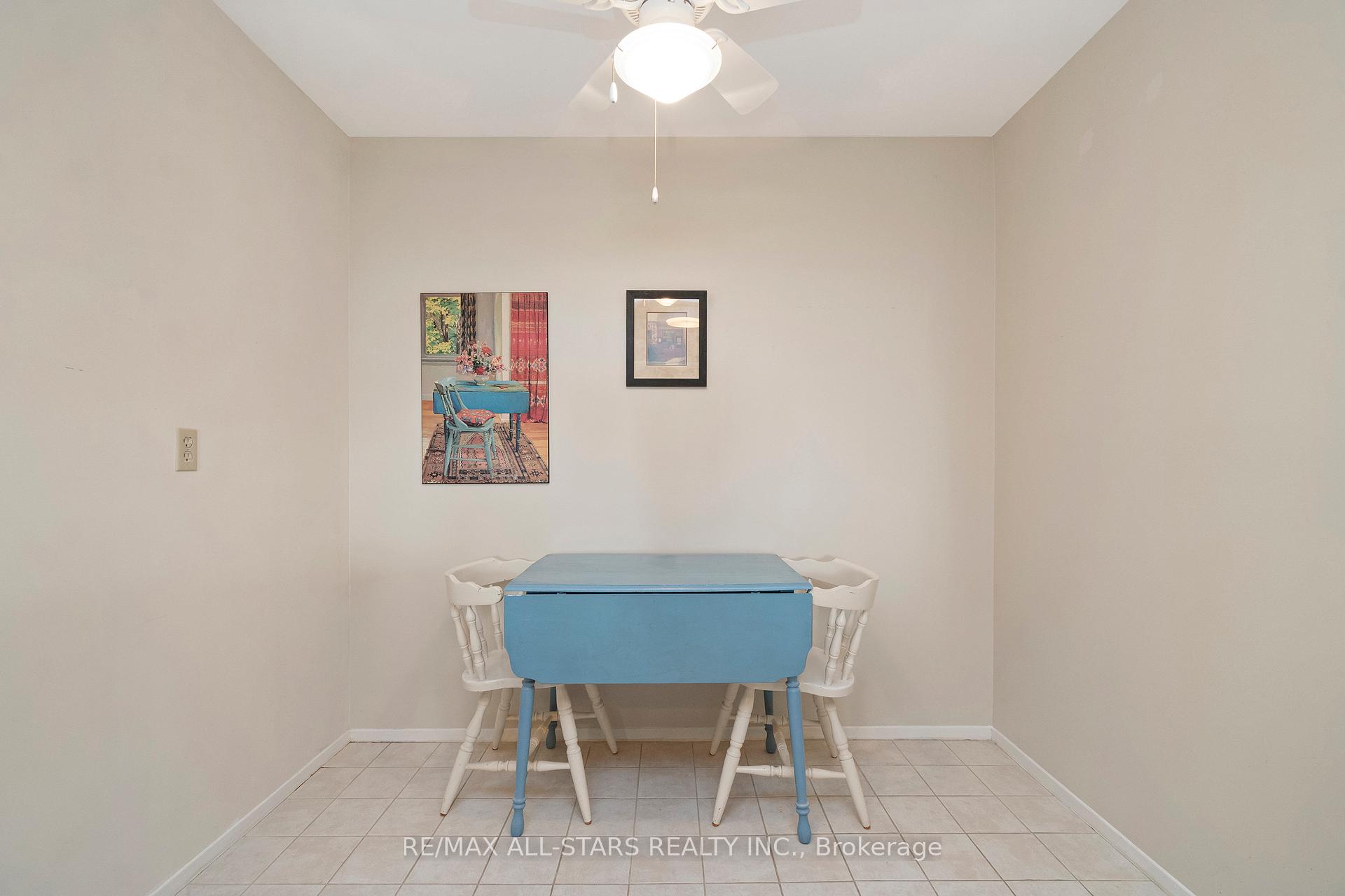 #822 - 25 Austin Drive Unit: 822
