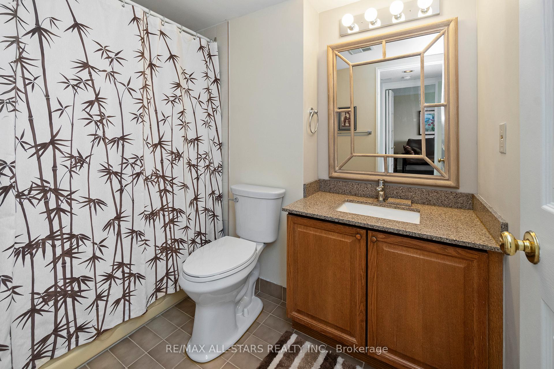 #822 - 25 Austin Drive Unit: 822