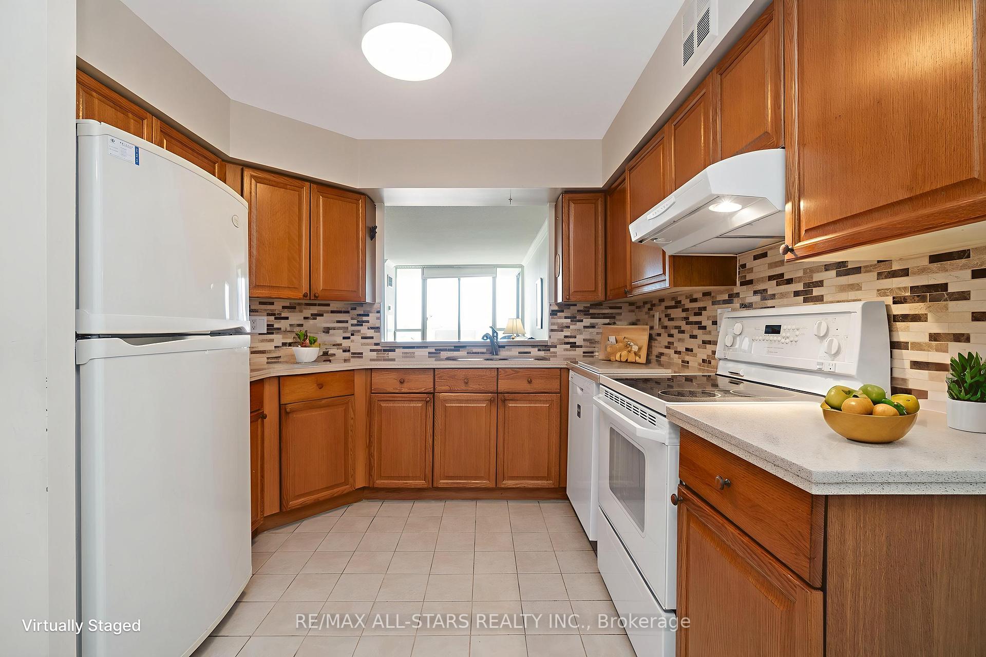 #822 - 25 Austin Drive Unit: 822