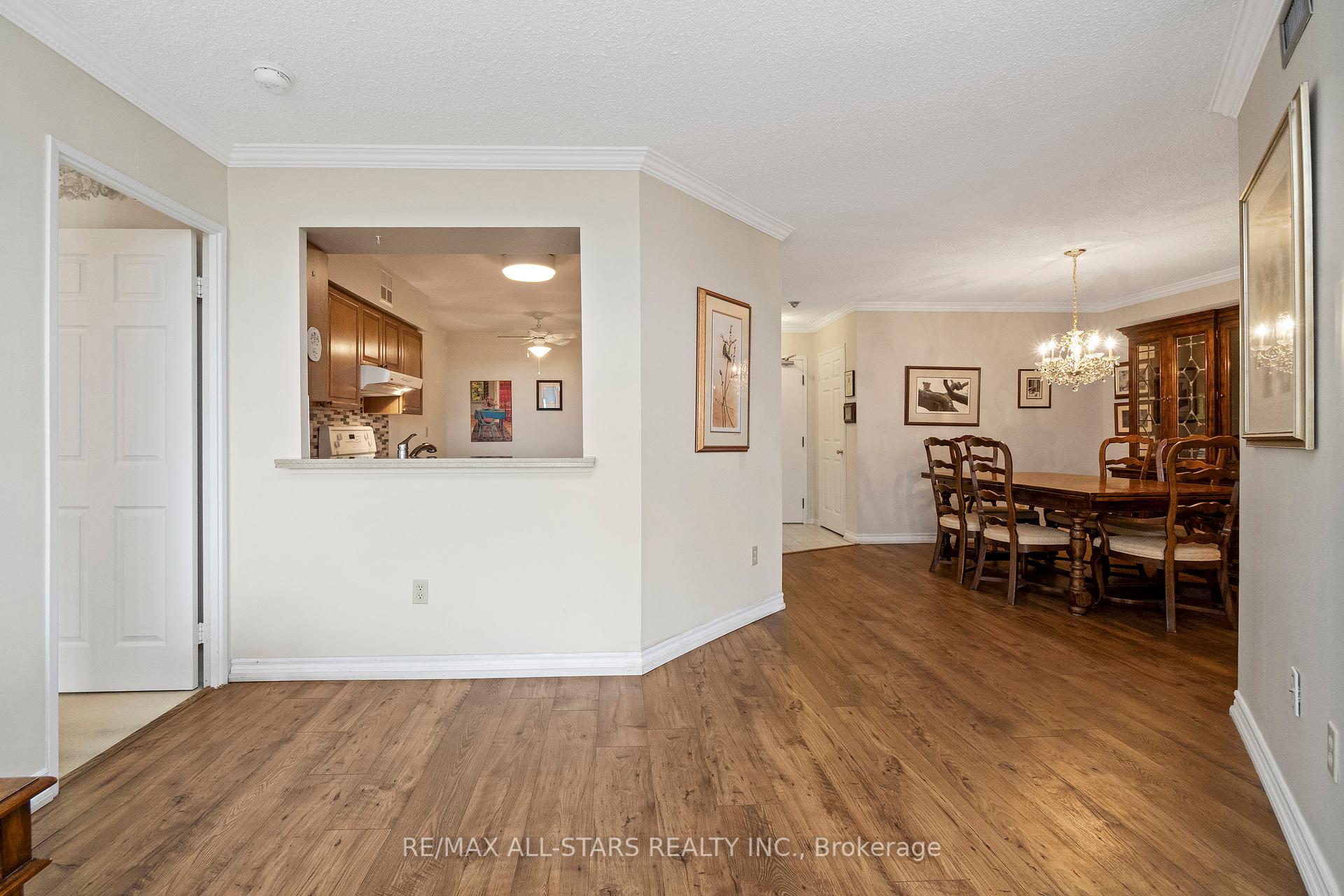 #822 - 25 Austin Drive Unit: 822