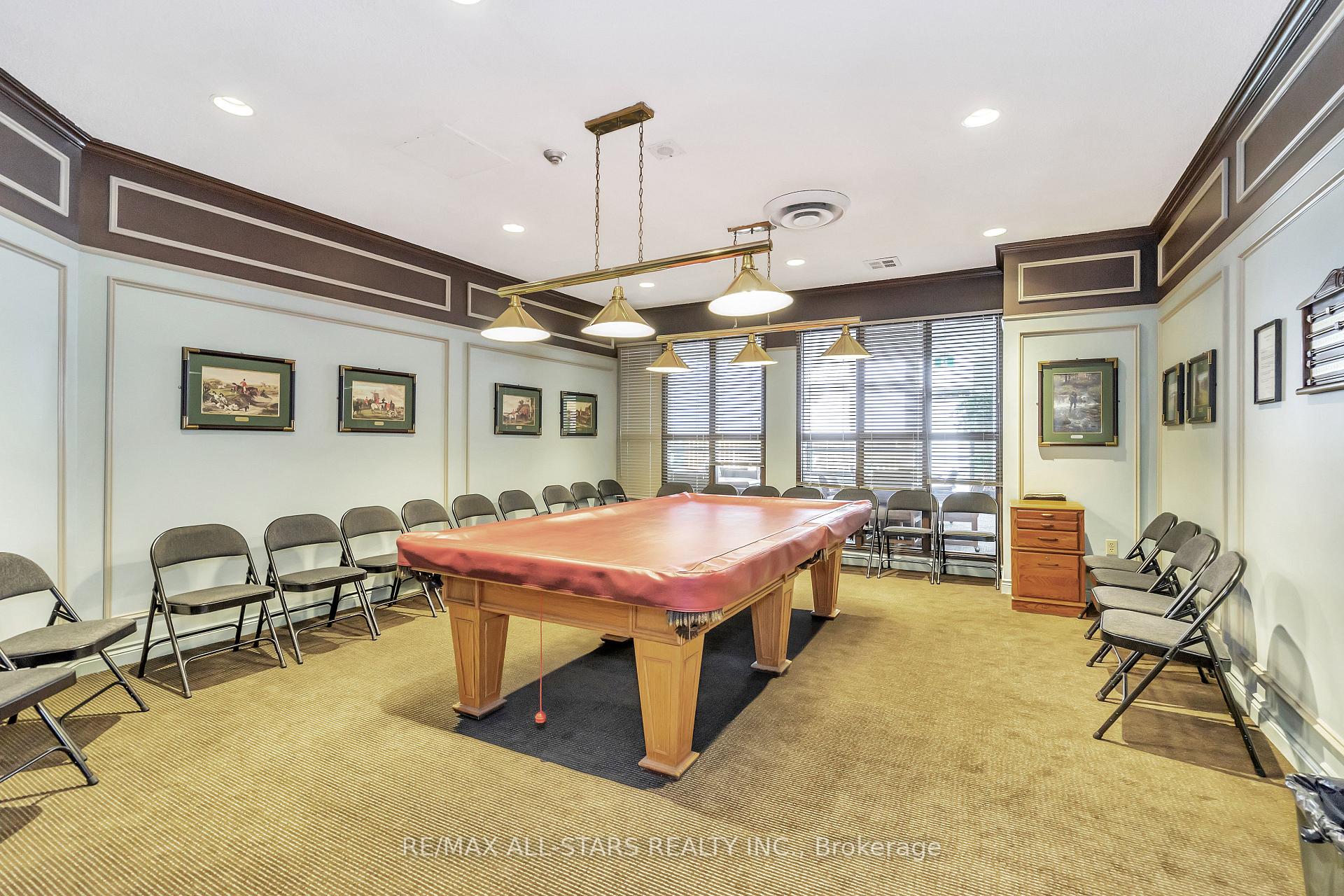 #822 - 25 Austin Drive Unit: 822