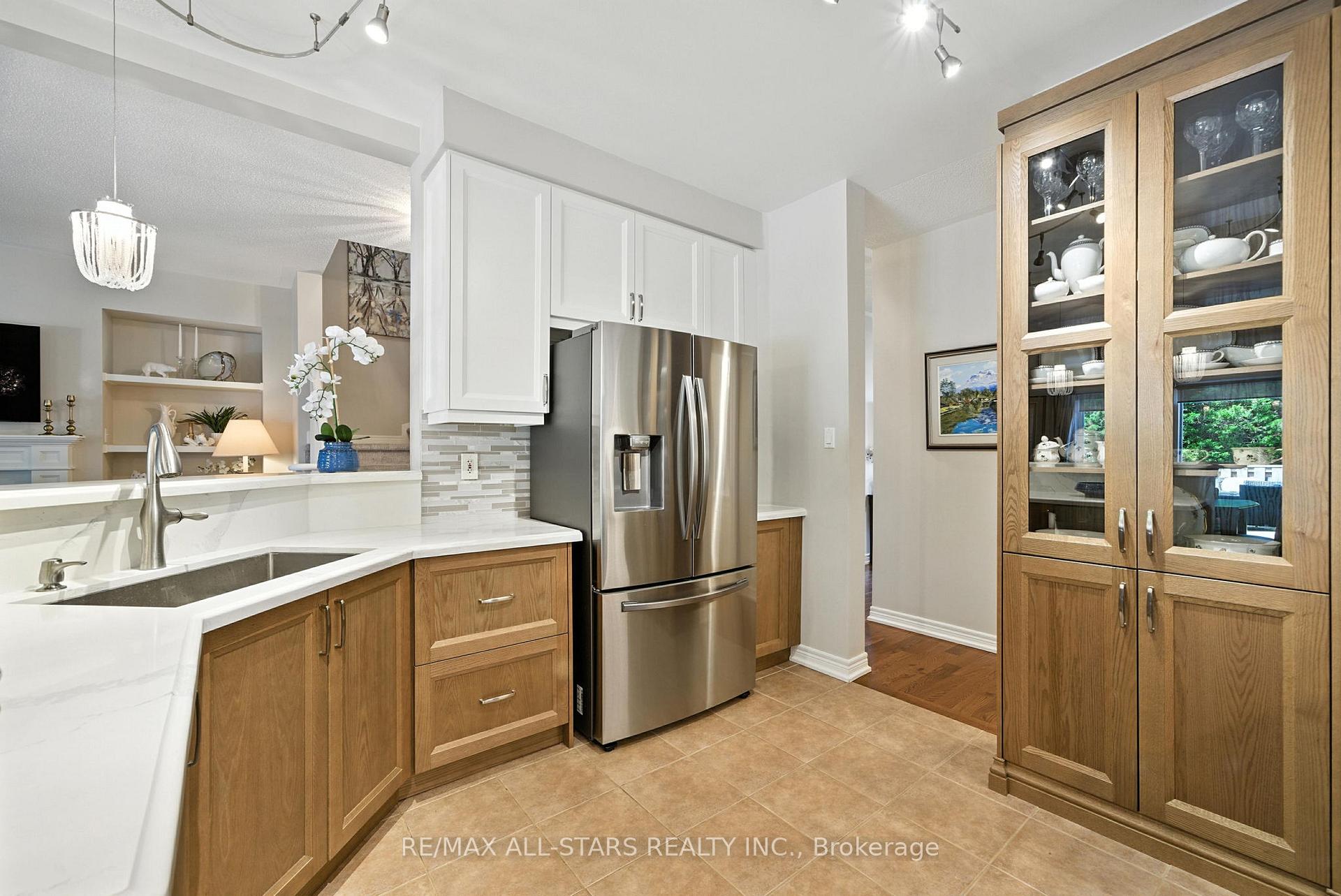 39 Louisbourg Way