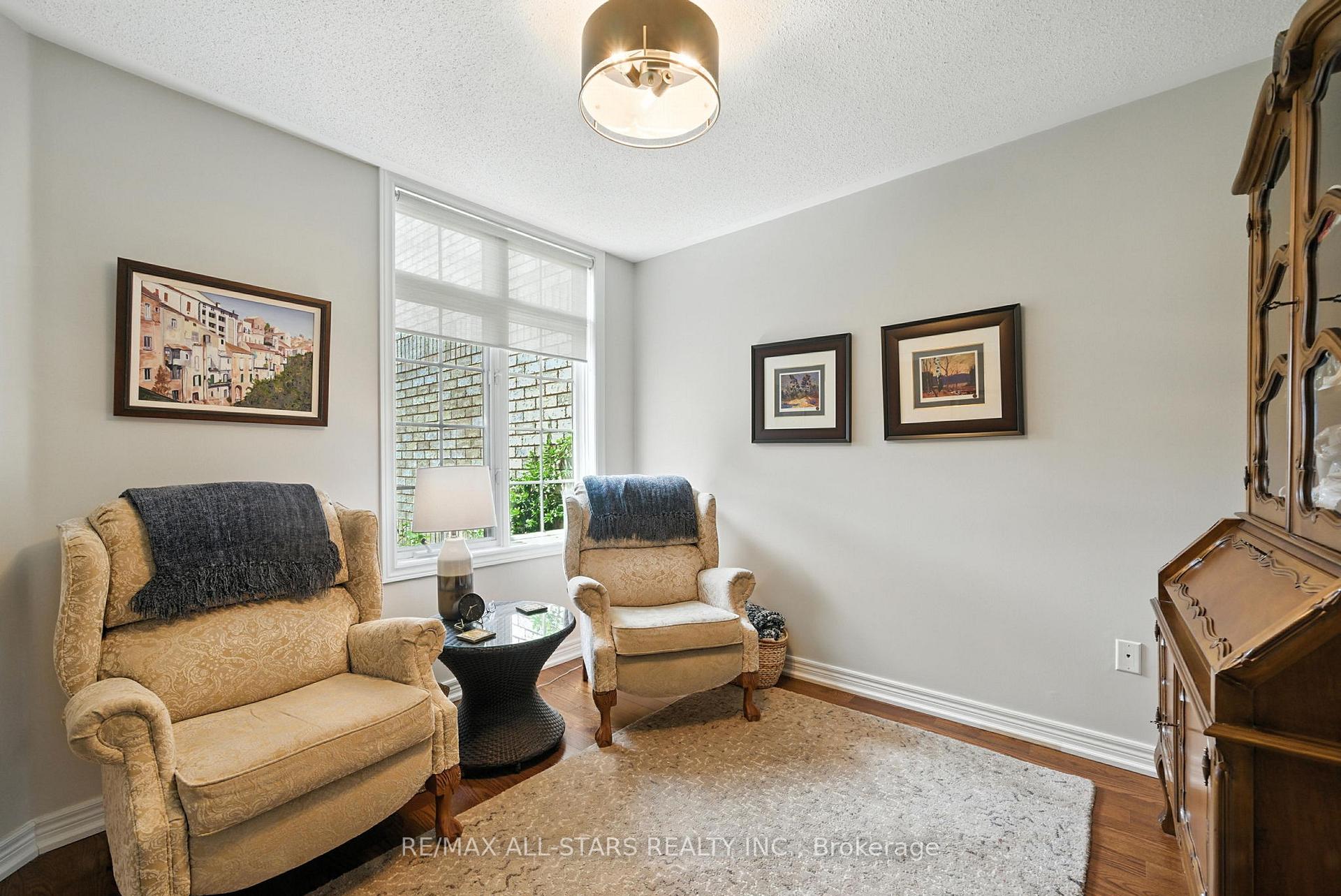 39 Louisbourg Way