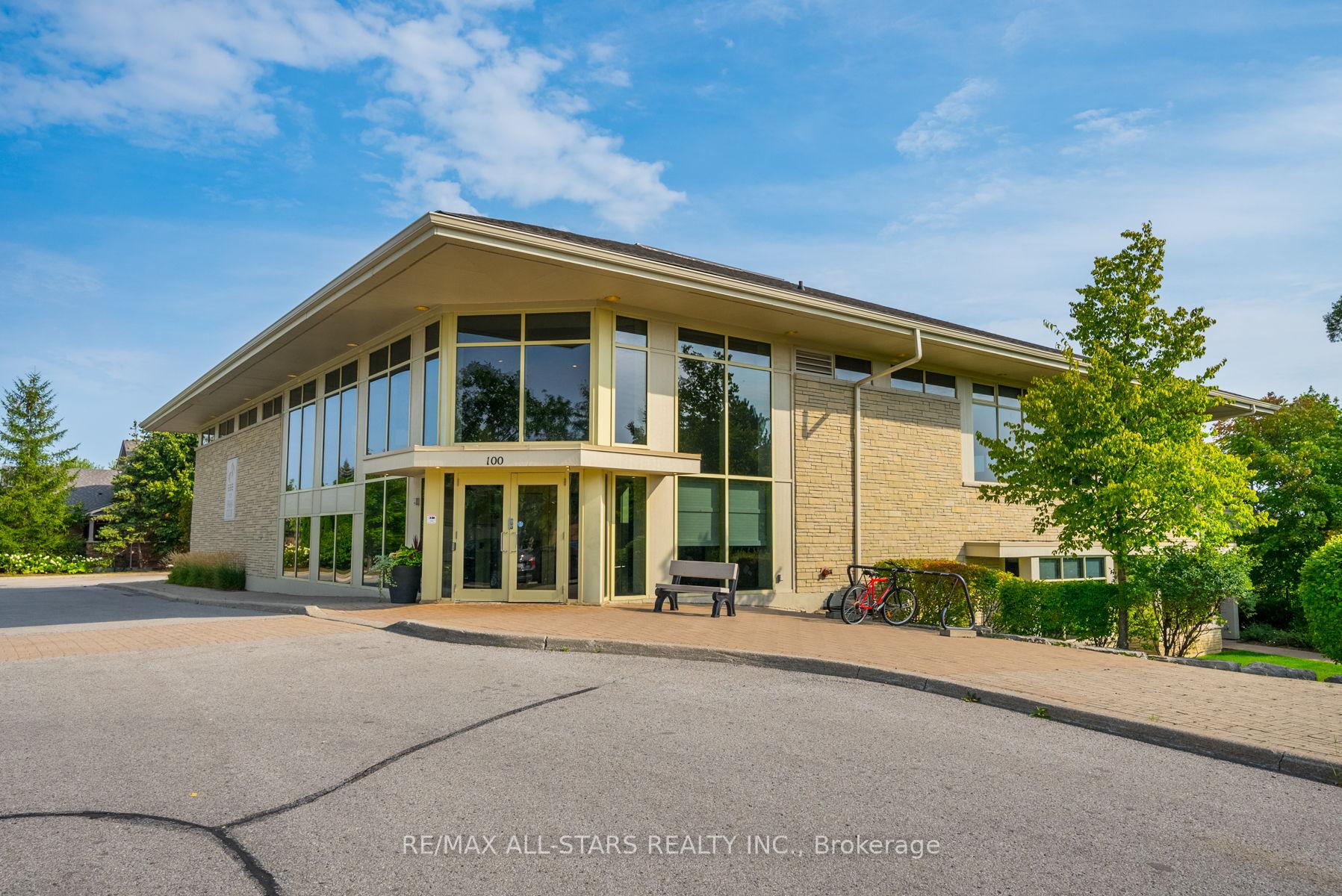 39 Louisbourg Way