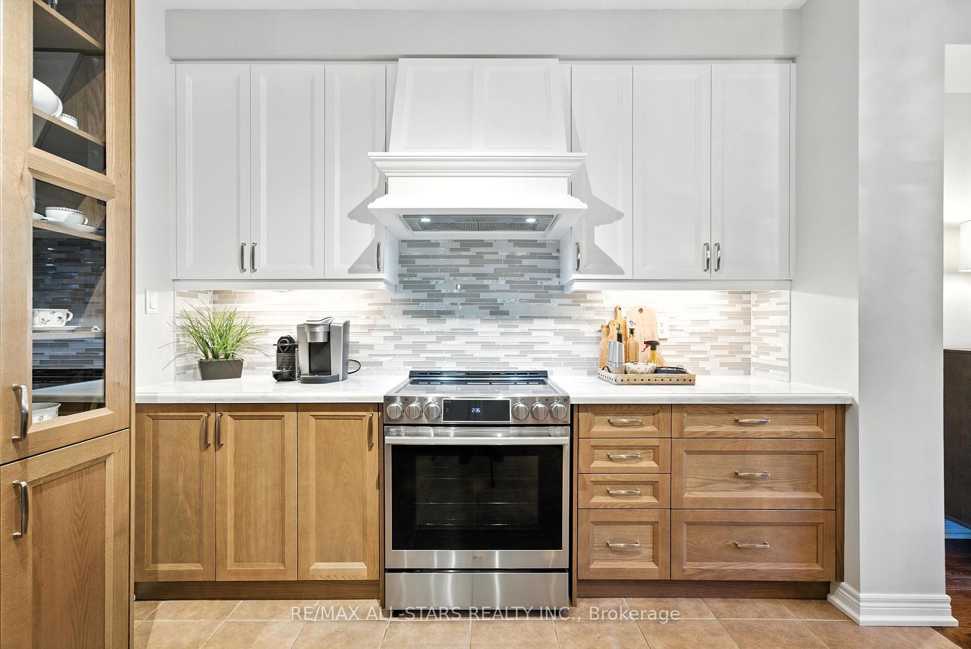 39 Louisbourg Way