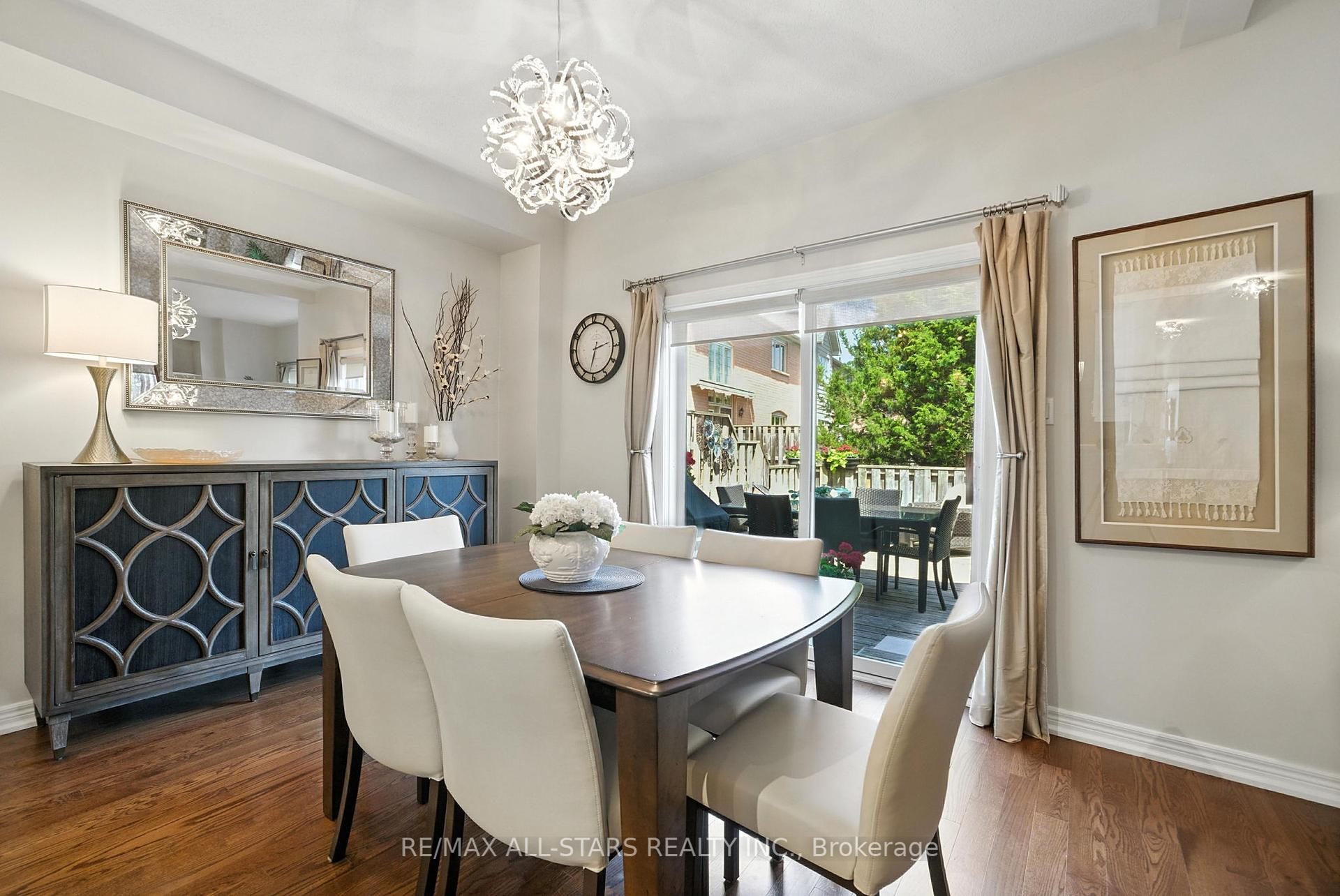 39 Louisbourg Way