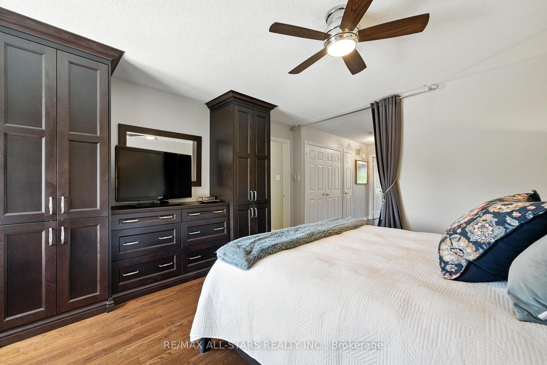 39 Louisbourg Way