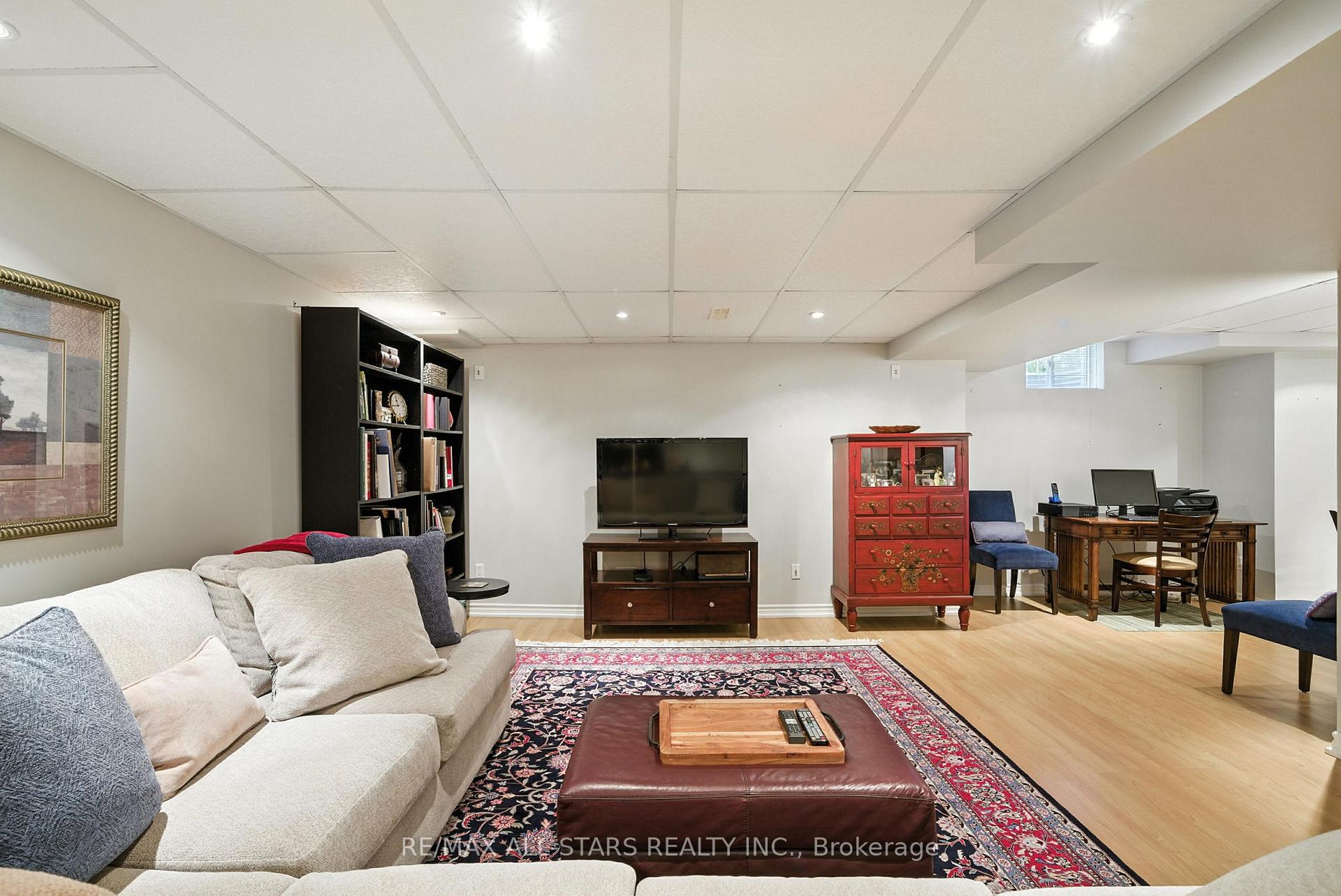 39 Louisbourg Way