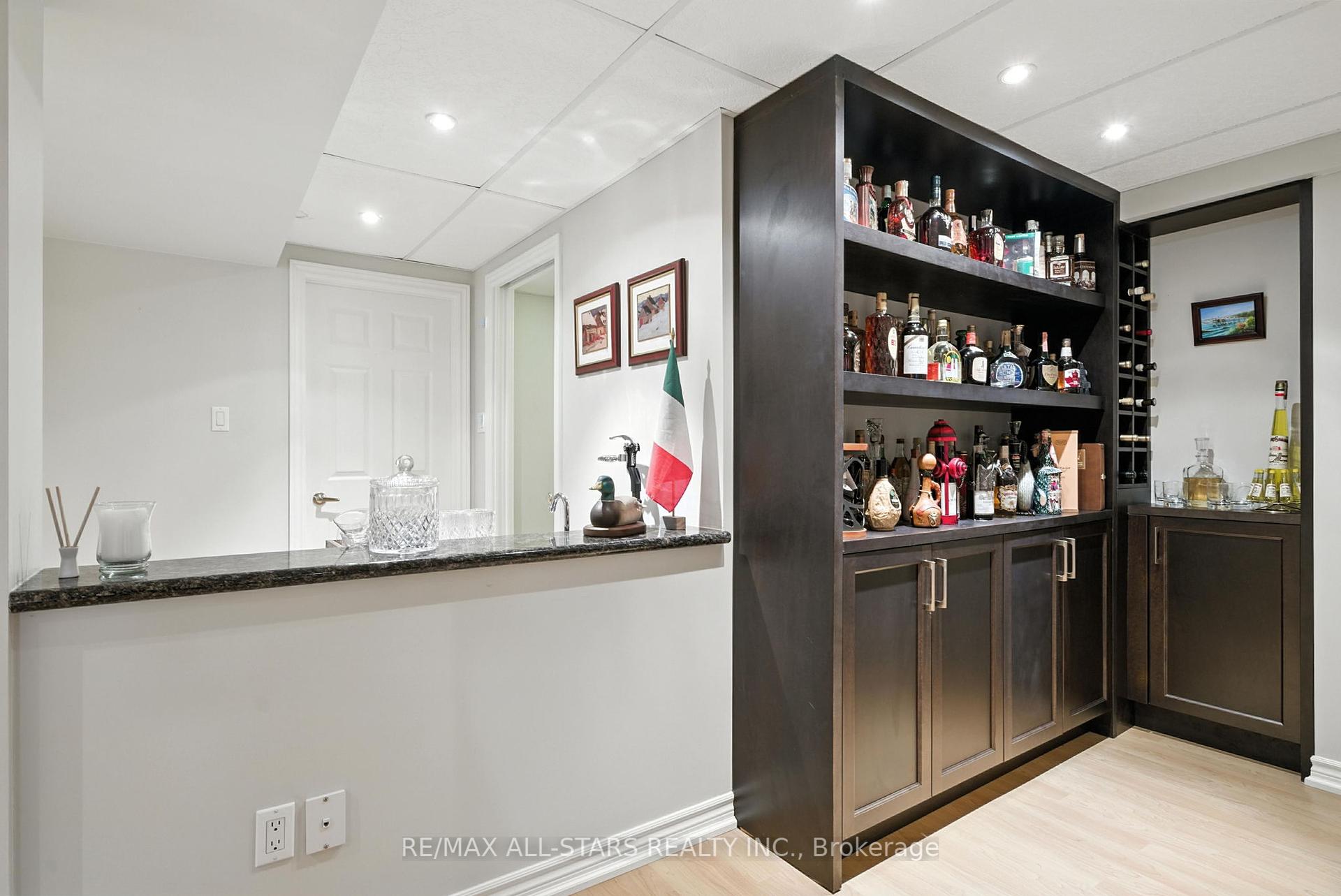 39 Louisbourg Way
