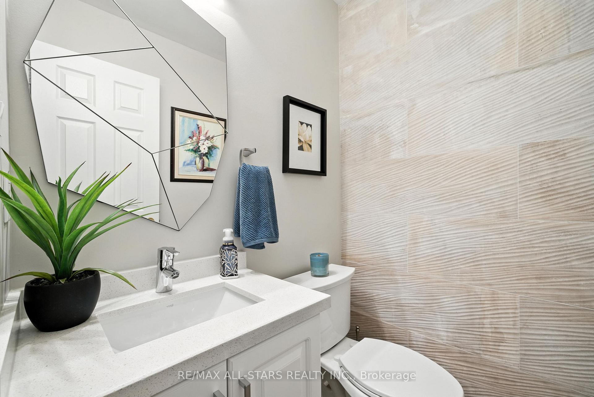39 Louisbourg Way
