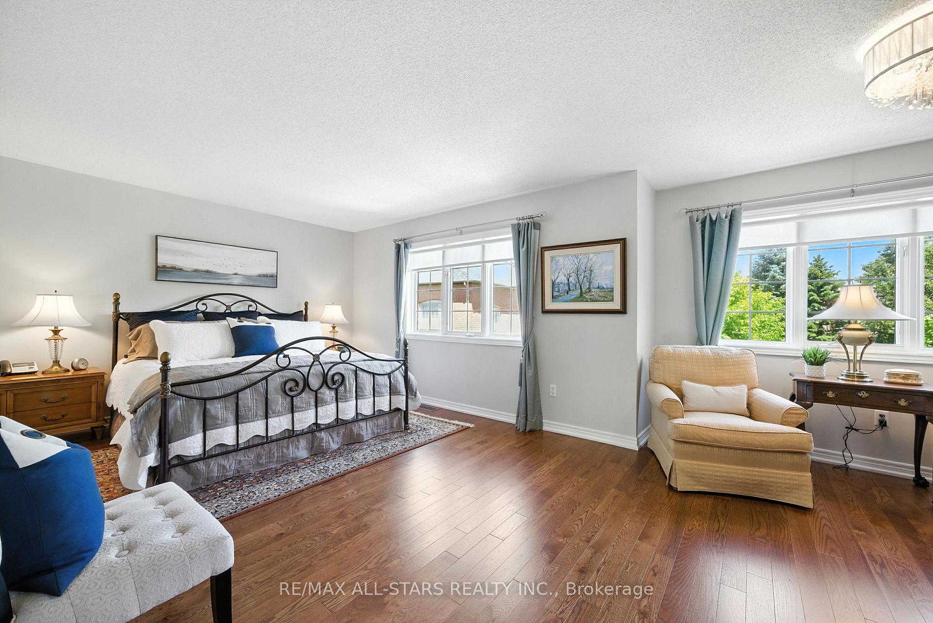 39 Louisbourg Way