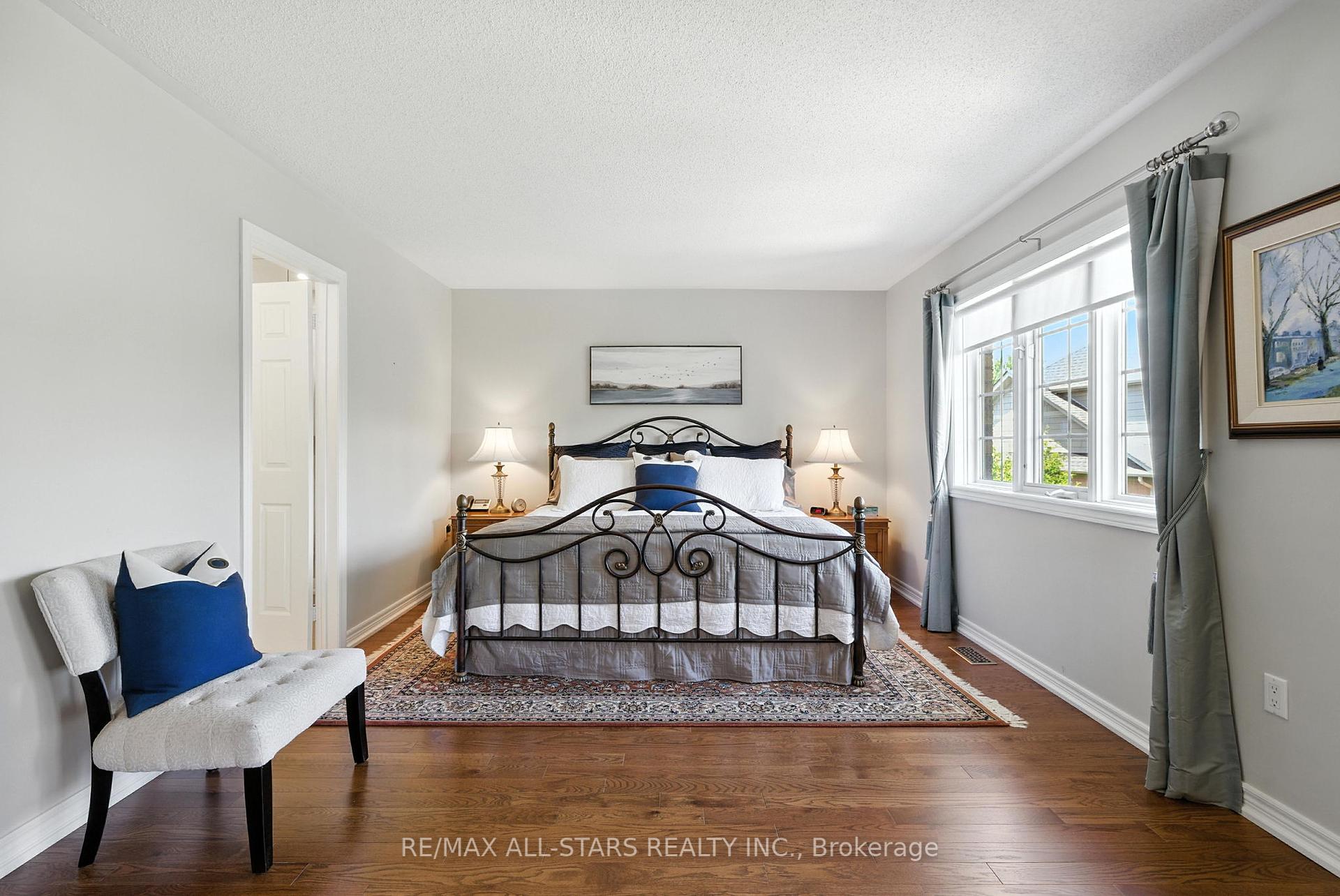 39 Louisbourg Way
