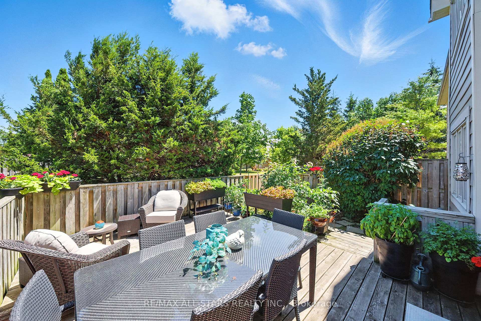 39 Louisbourg Way