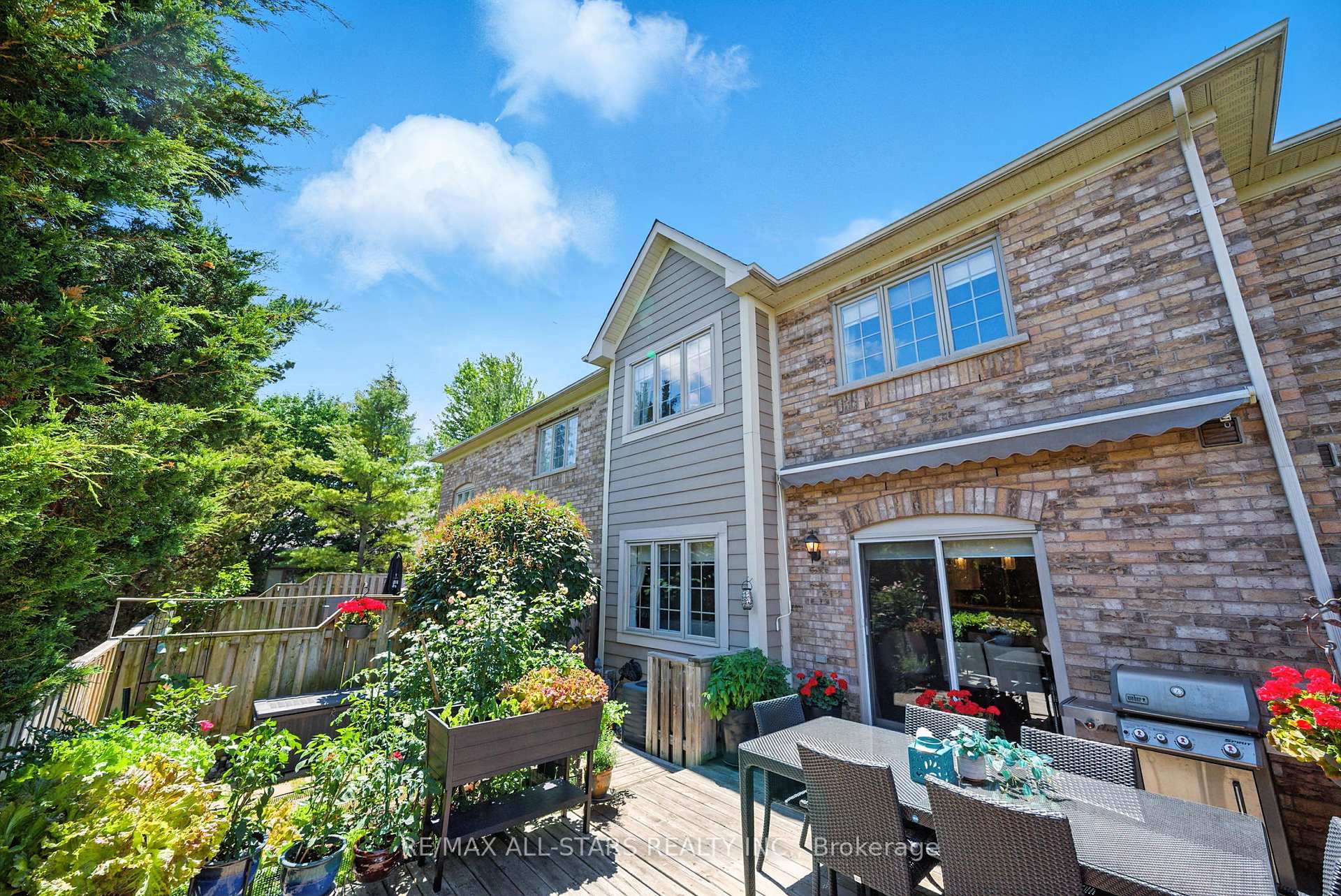 39 Louisbourg Way