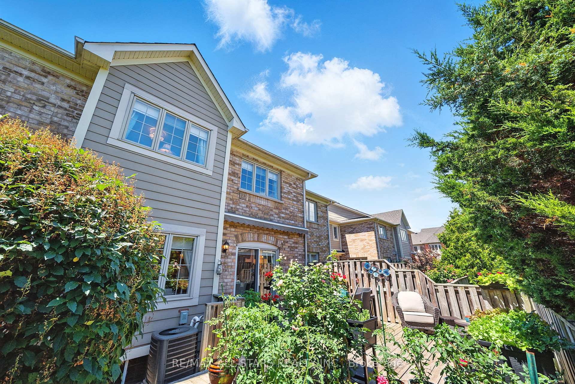 39 Louisbourg Way