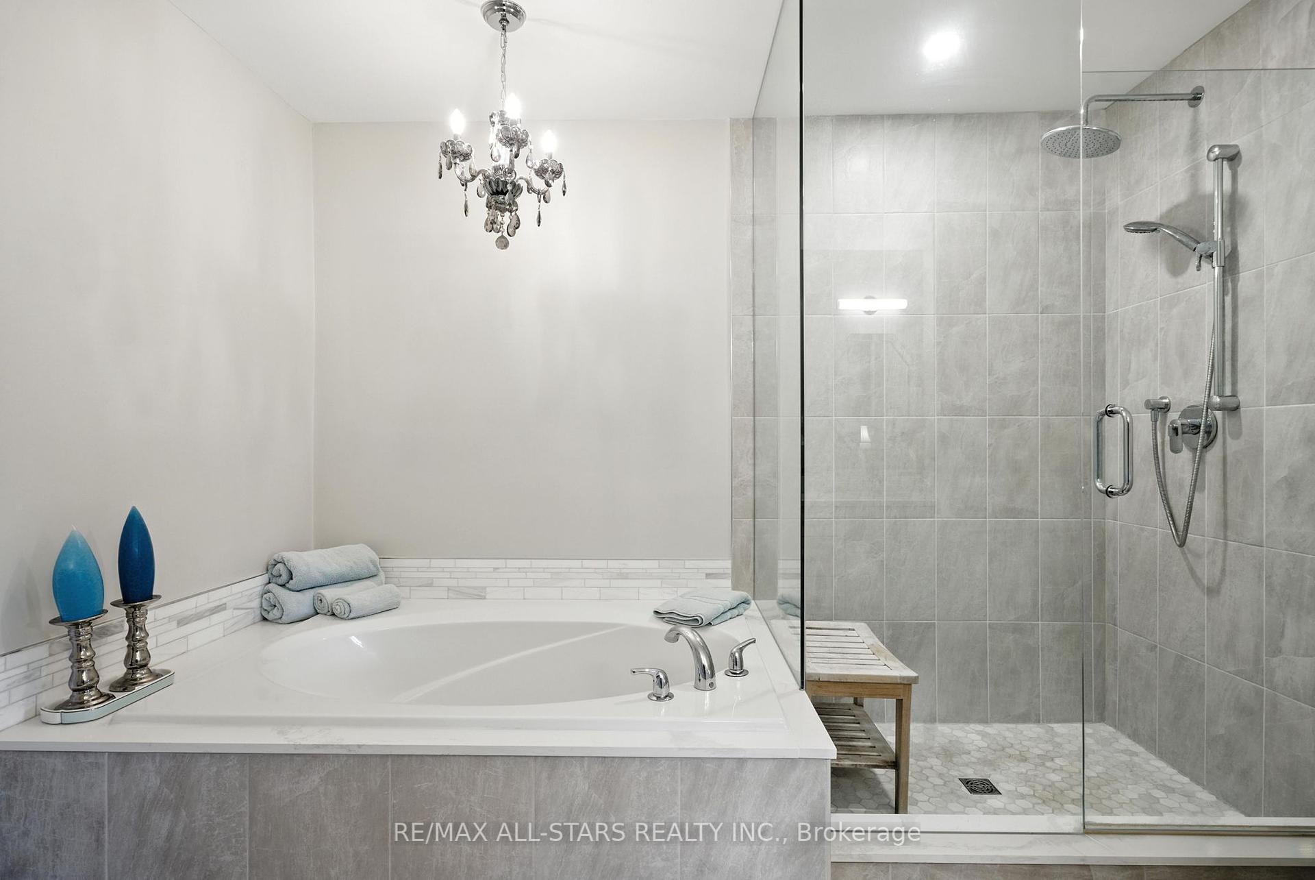 39 Louisbourg Way
