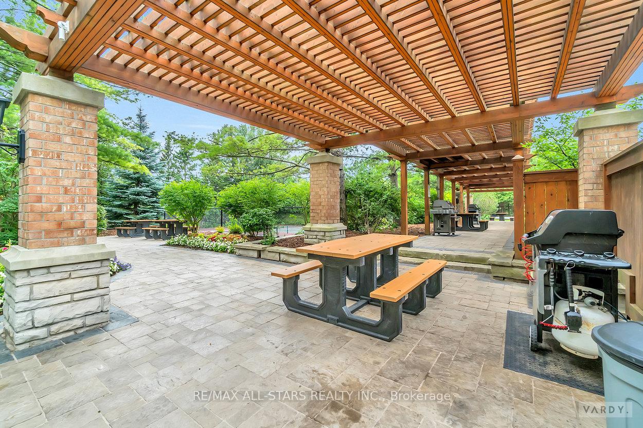 610 Bullock Drive 404