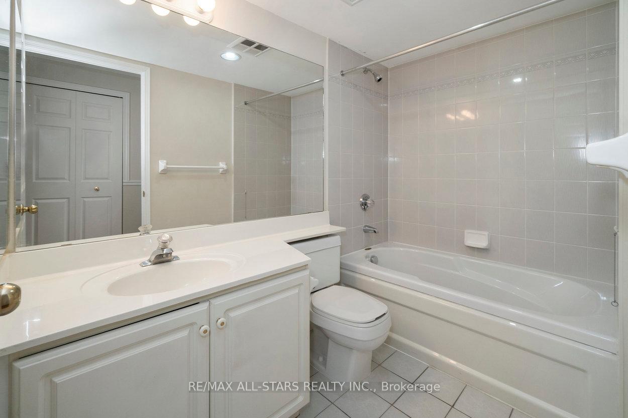 610 Bullock Drive 404