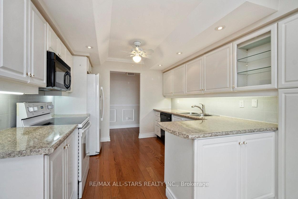 610 Bullock Drive 404