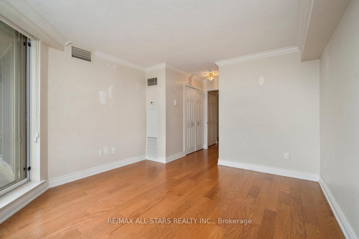 610 Bullock Drive 404