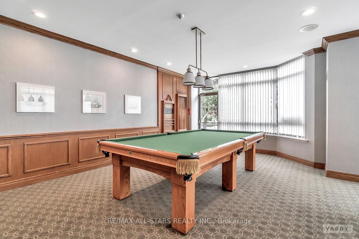610 Bullock Drive 404