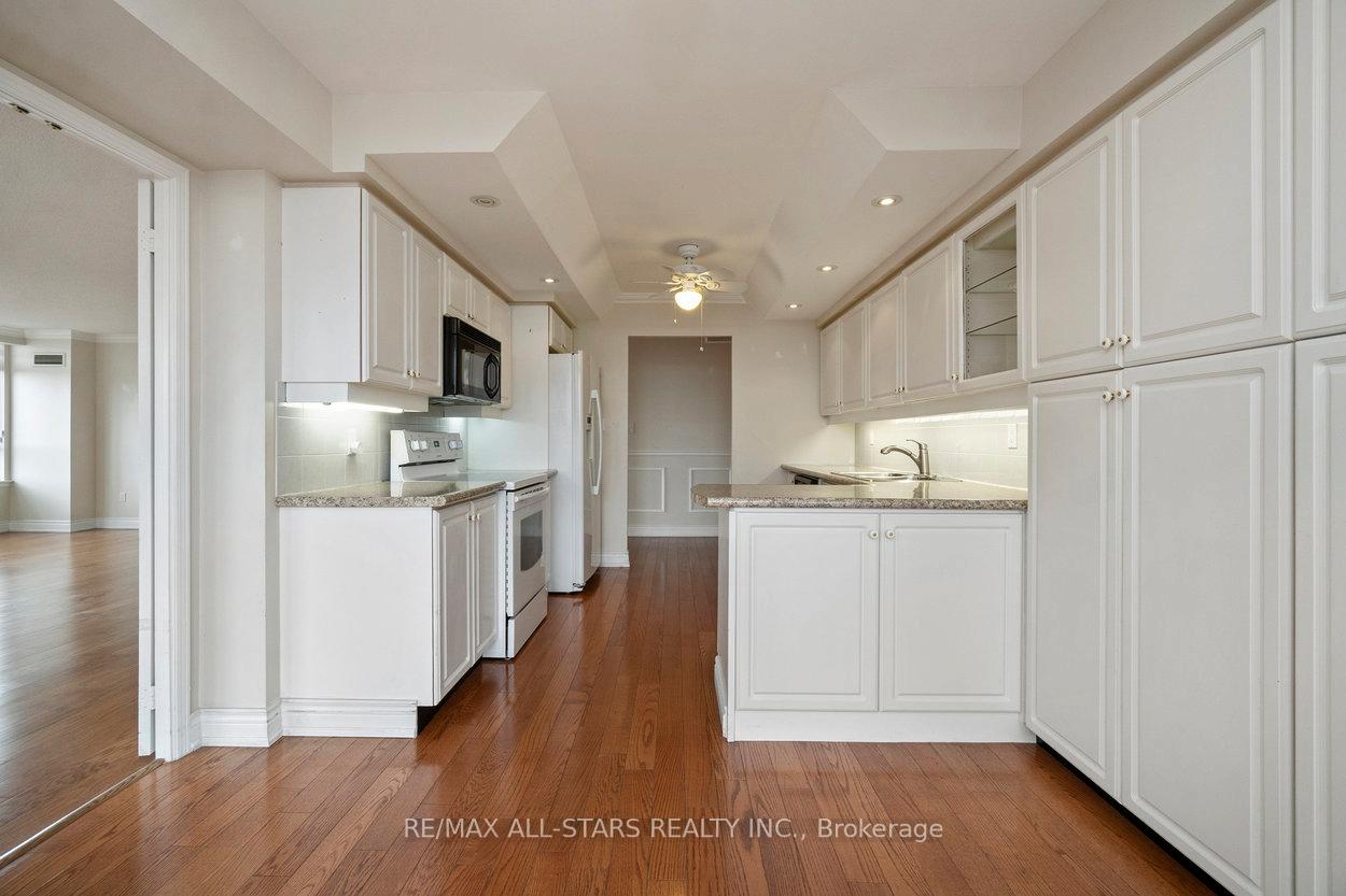 610 Bullock Drive 404