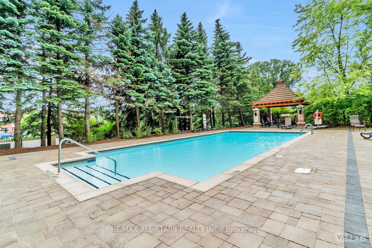 610 Bullock Drive 404