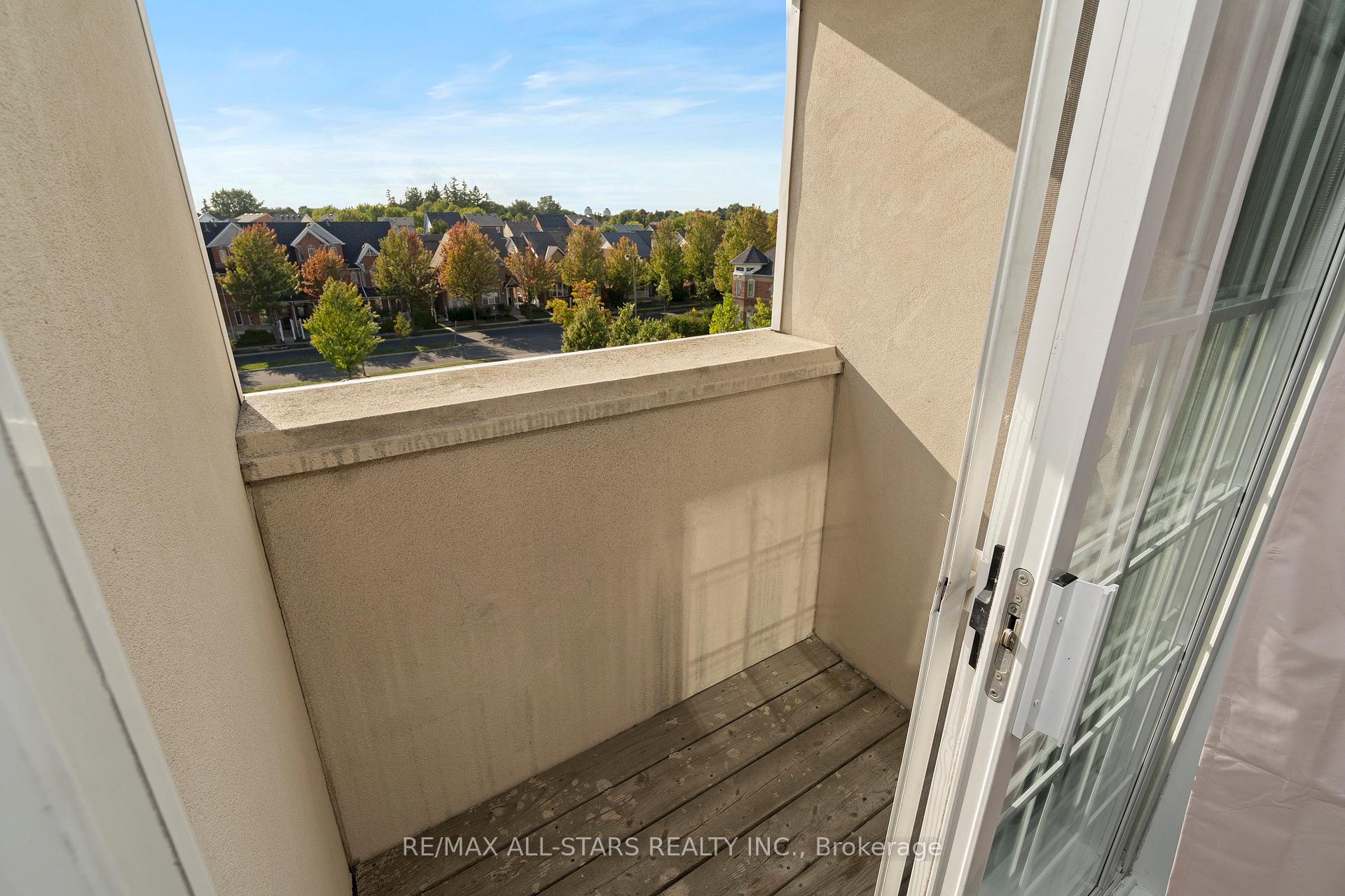 15 Cornell Meadows Avenue A204