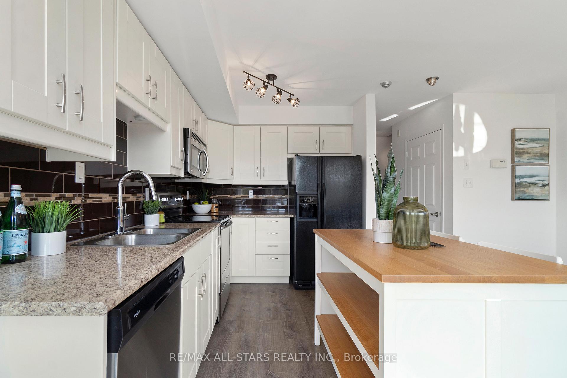 15 Cornell Meadows Avenue A204