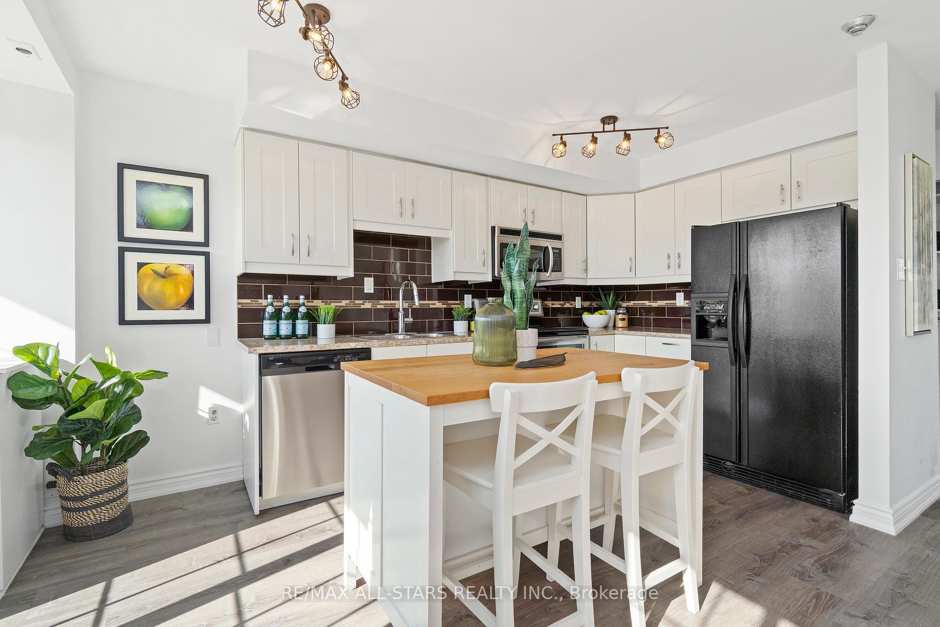 15 Cornell Meadows Avenue A204