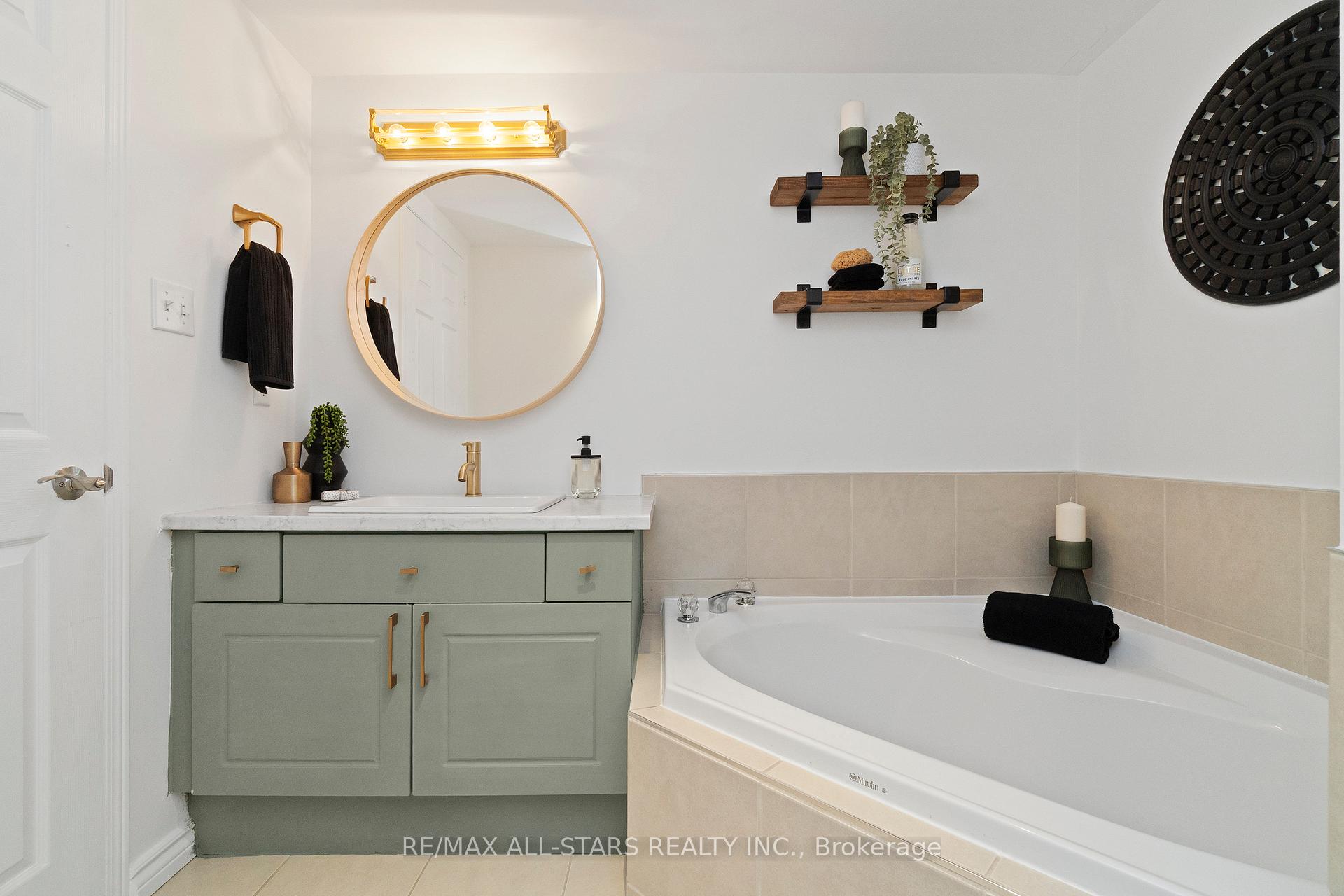 15 Cornell Meadows Avenue A204