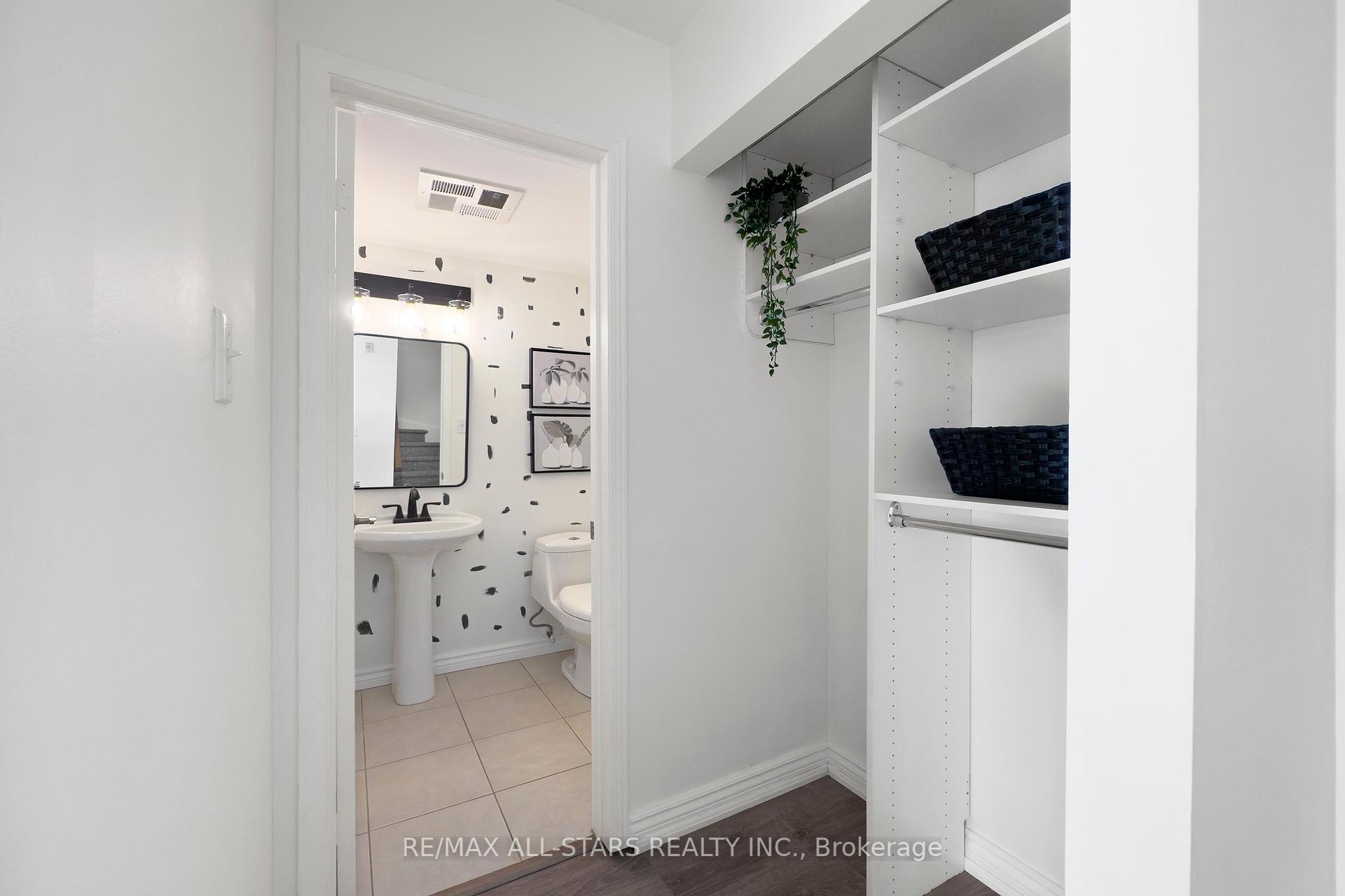 15 Cornell Meadows Avenue A204