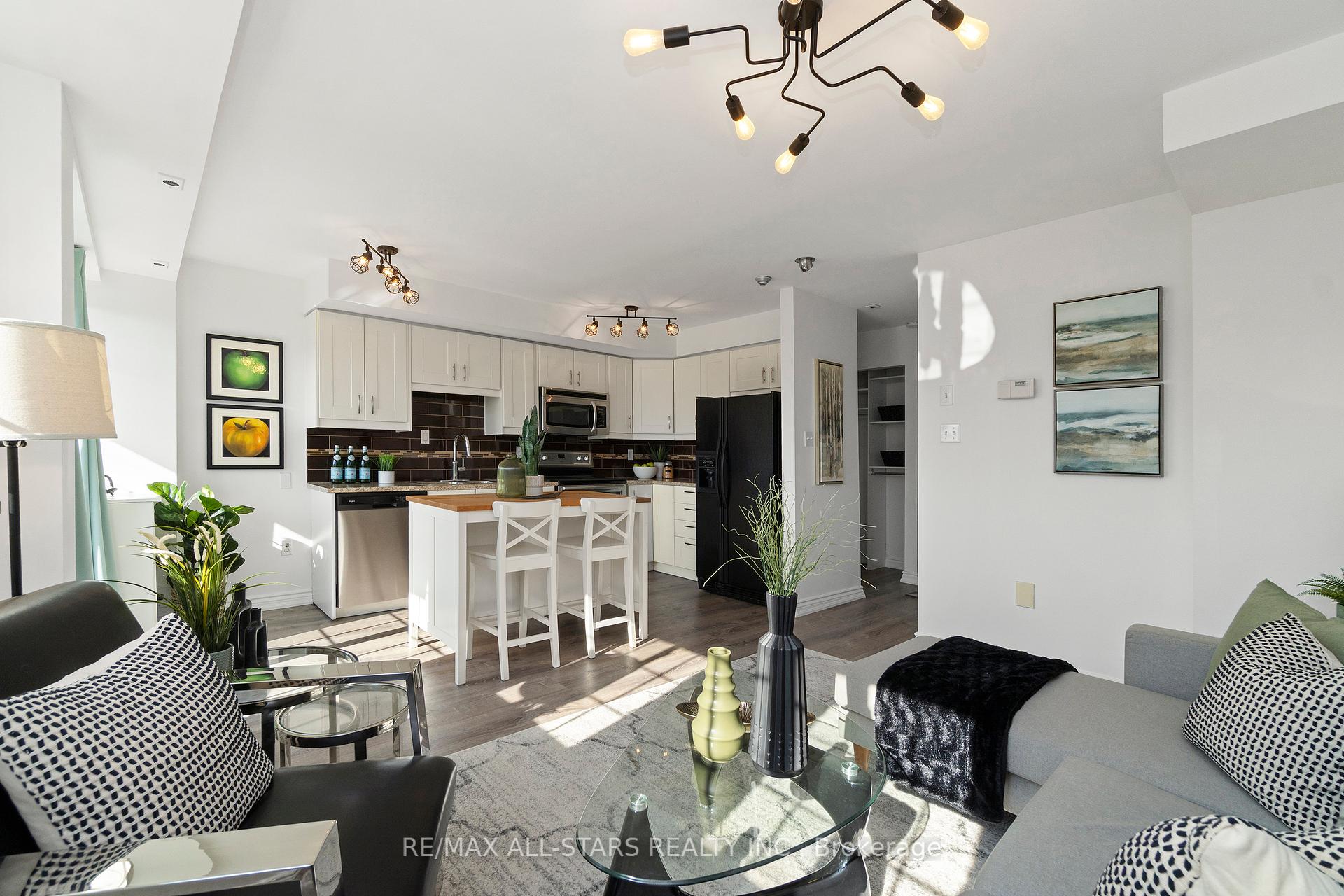 15 Cornell Meadows Avenue A204