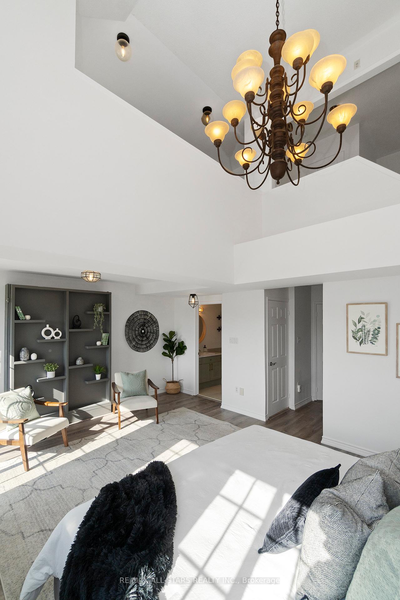 15 Cornell Meadows Avenue A204