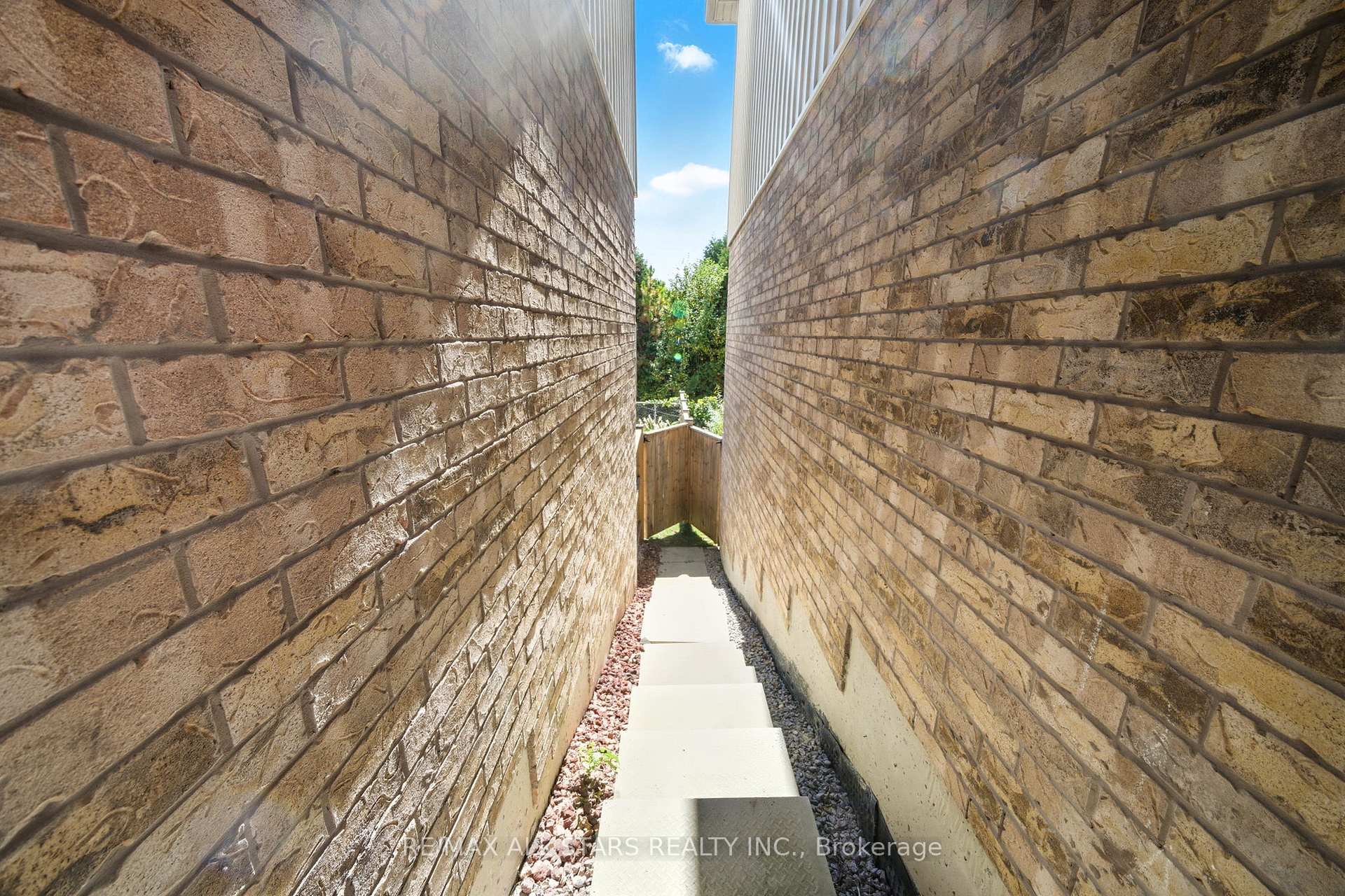 83 Hammill Heights