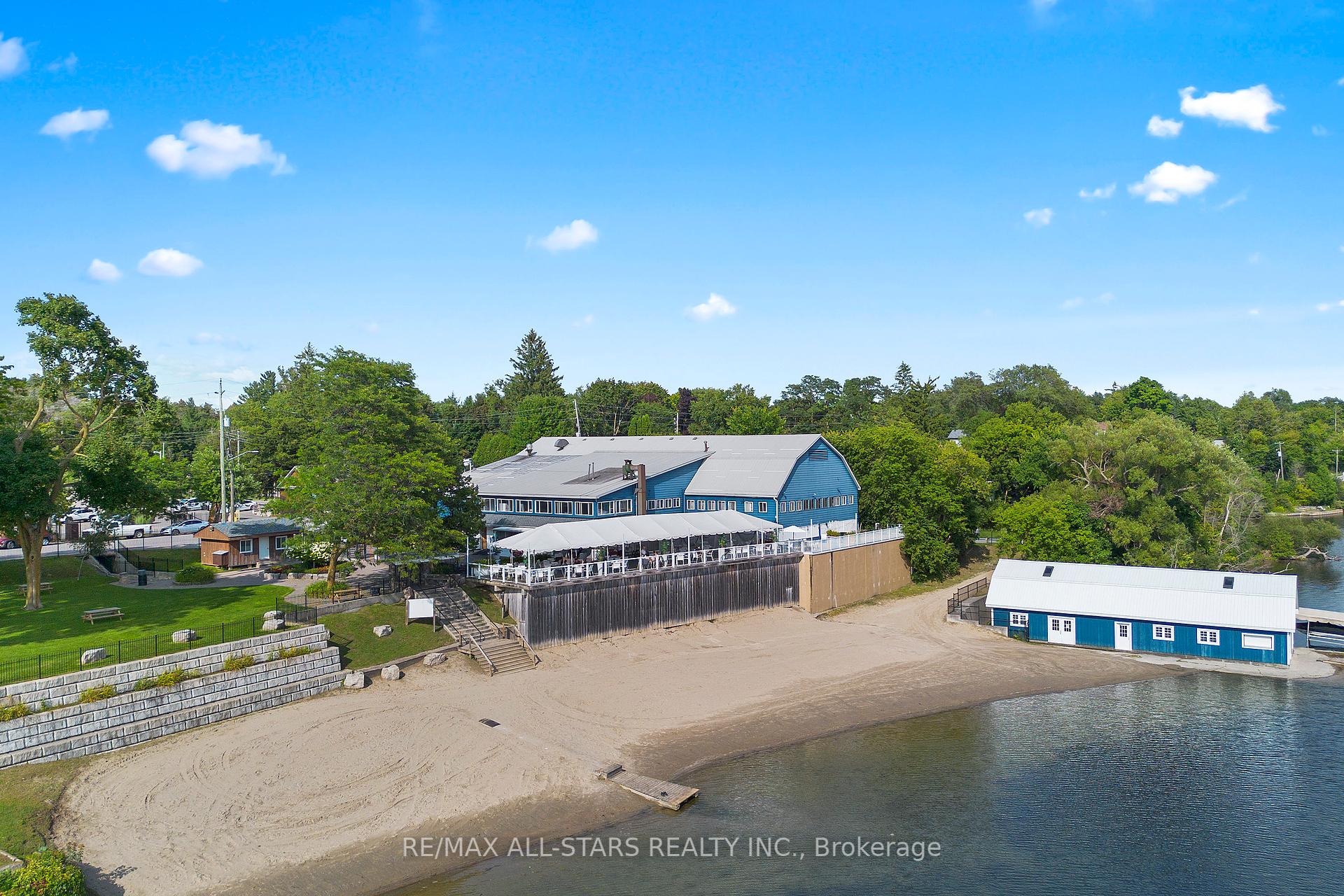 12 Churchill Drive S, Whitchurch-Stouffville