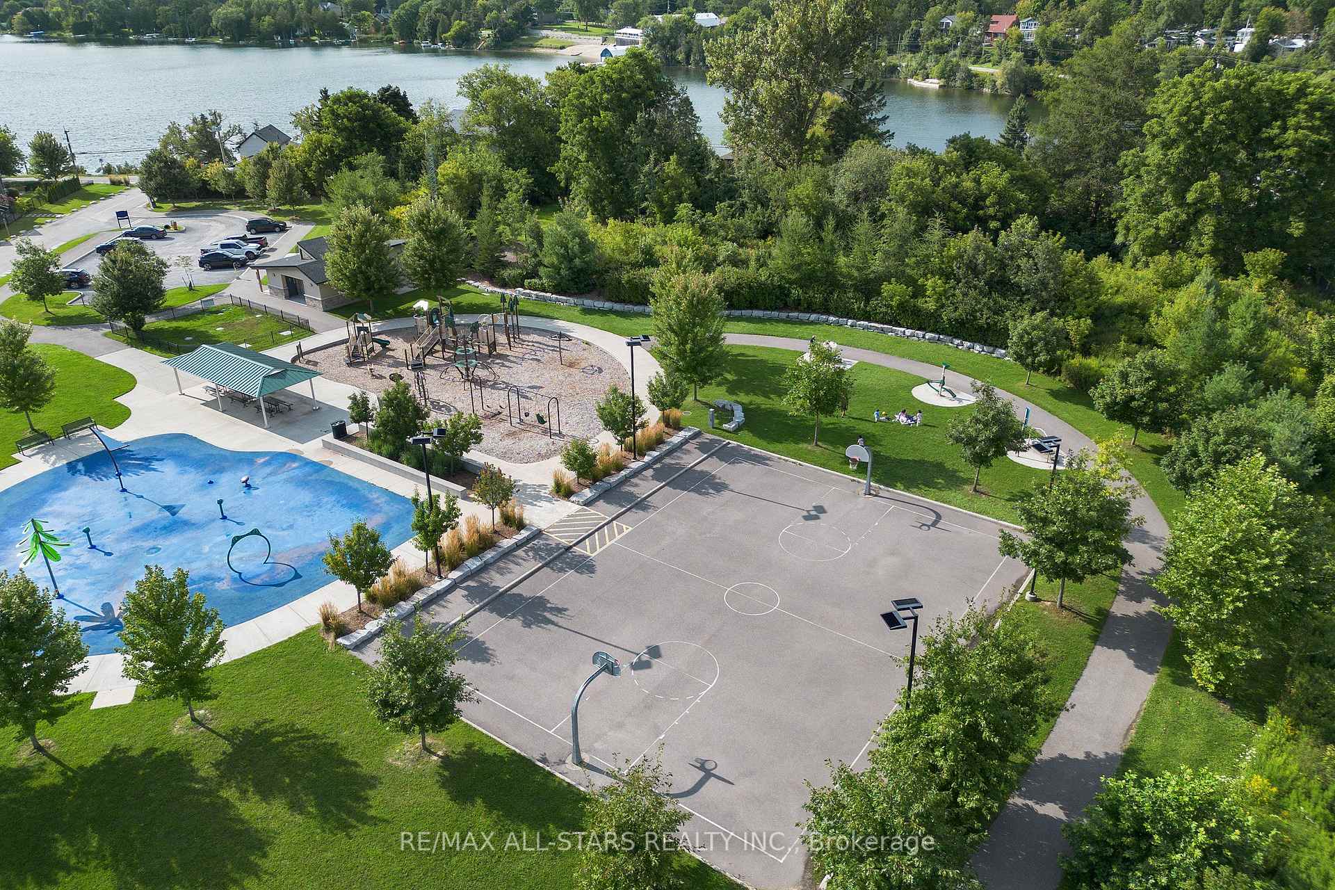 12 Churchill Drive S, Whitchurch-Stouffville