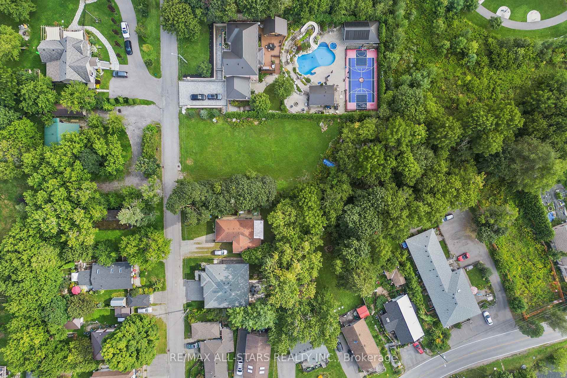 12 Churchill Drive S, Whitchurch-Stouffville