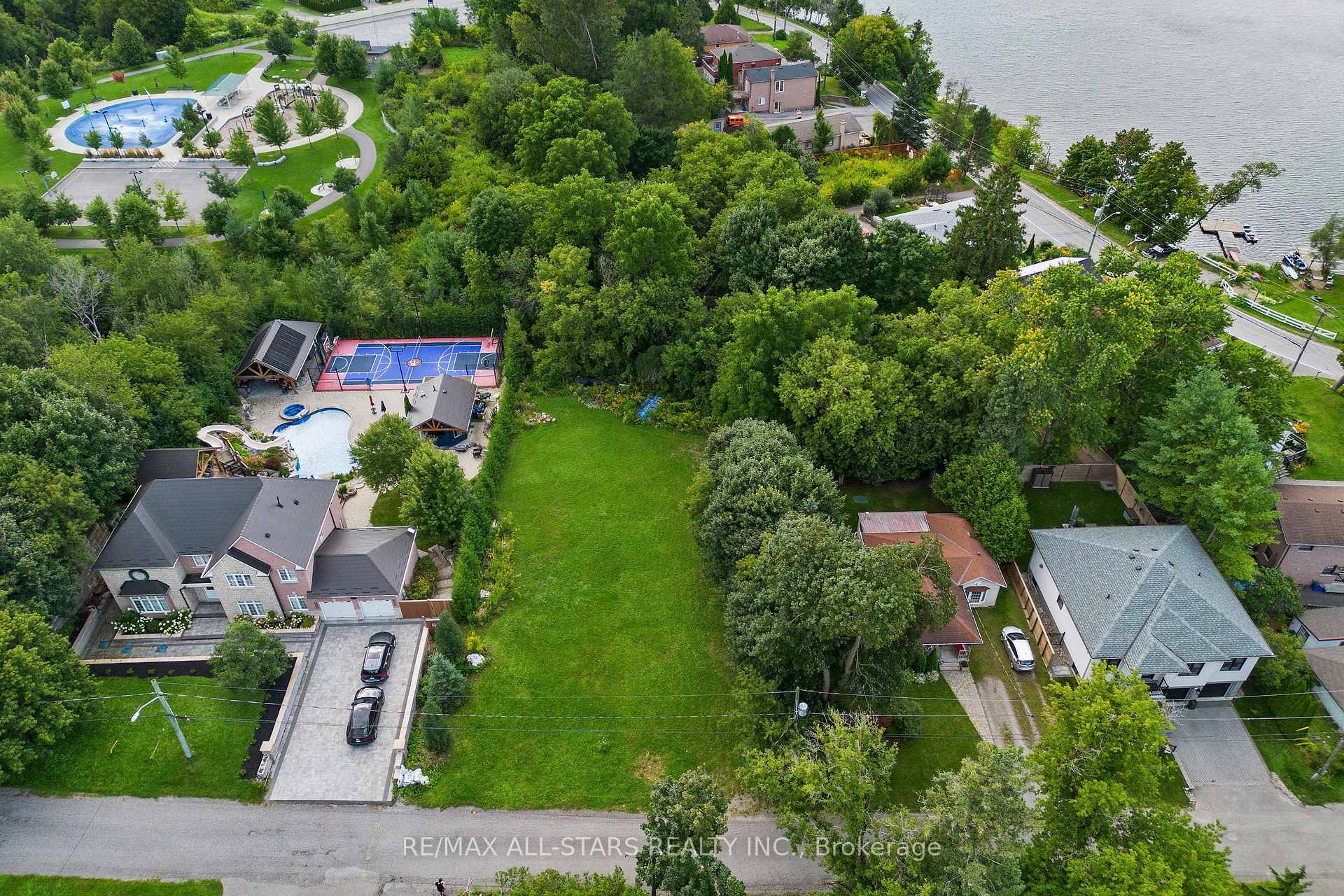 12 Churchill Drive S, Whitchurch-Stouffville